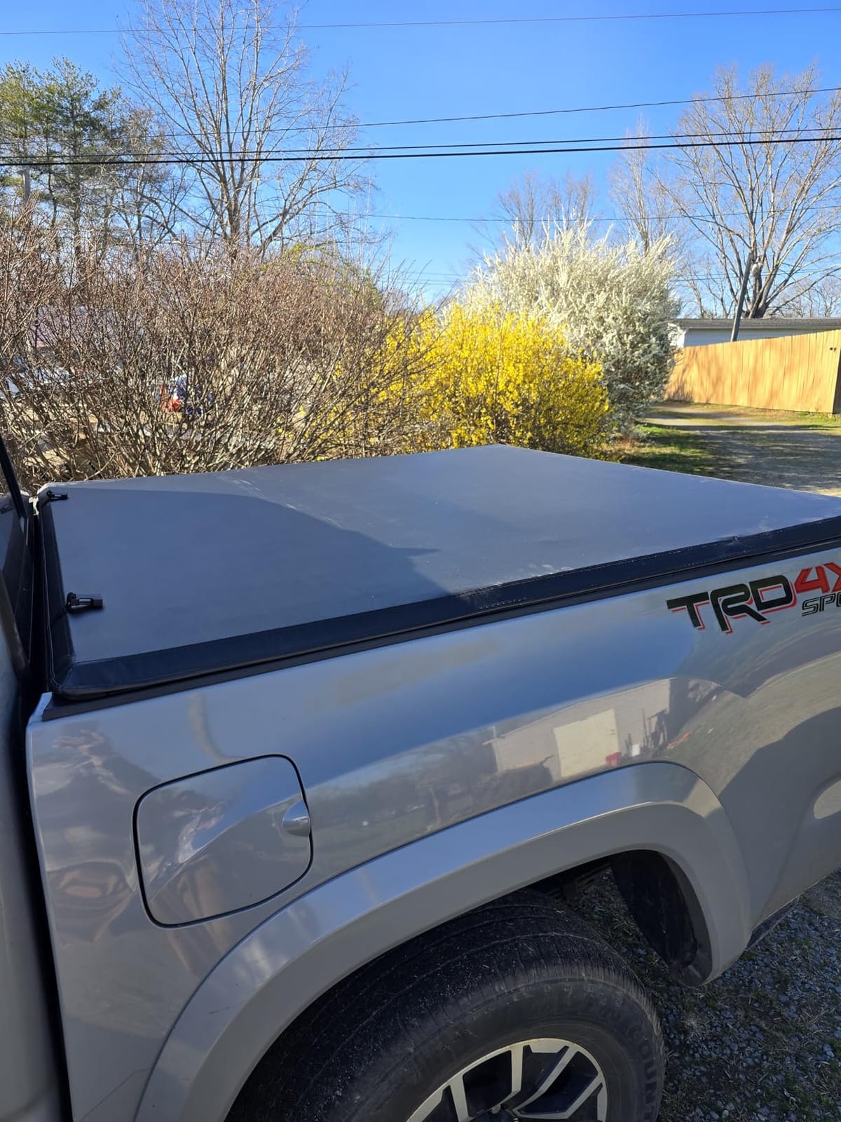 oEdRo Soft Tri-Fold Truck Bed Tonneau Cover for 2016-2023 Toyota Tacoma 5ft customer photo 1