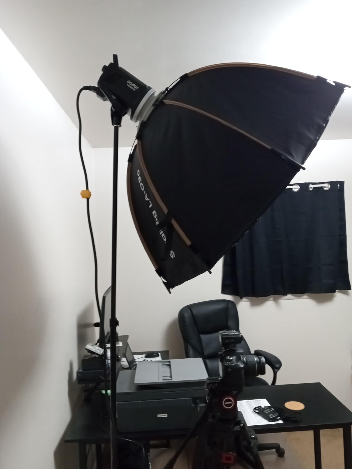 EMART 7Ft Light Stand for Photography, Speedlight, Flash, Softbox-2 Pack customer photo 1