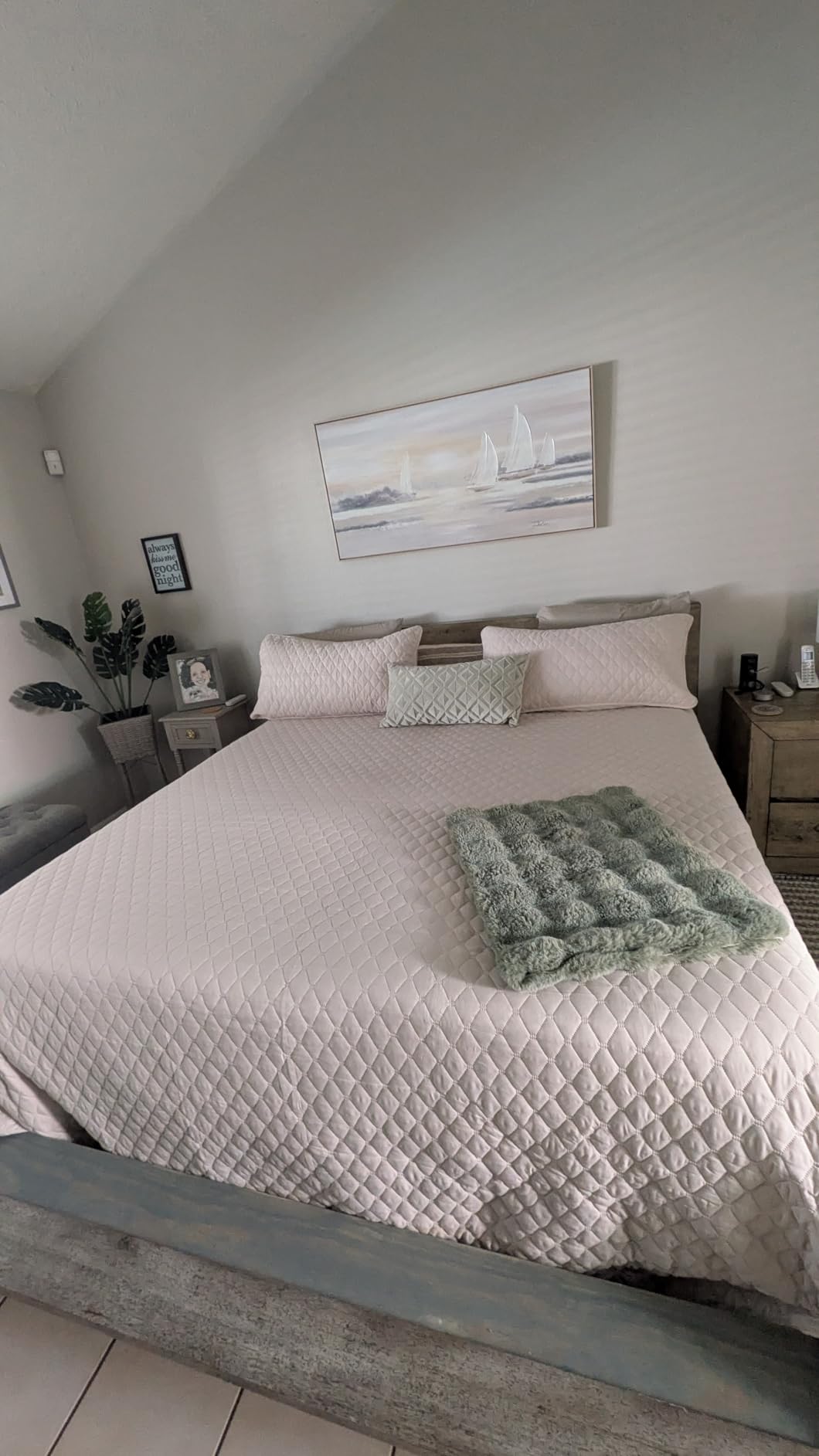 Exclusivo Mezcla Reversible King Size Quilt Bedding Set, Grey | Lightweight Bedspreads with 2 Pillow Shams, Soft Microfiber, All Season Bed Coverlets for Bedroom Guest Room, 104x96 Inch customer photo 2