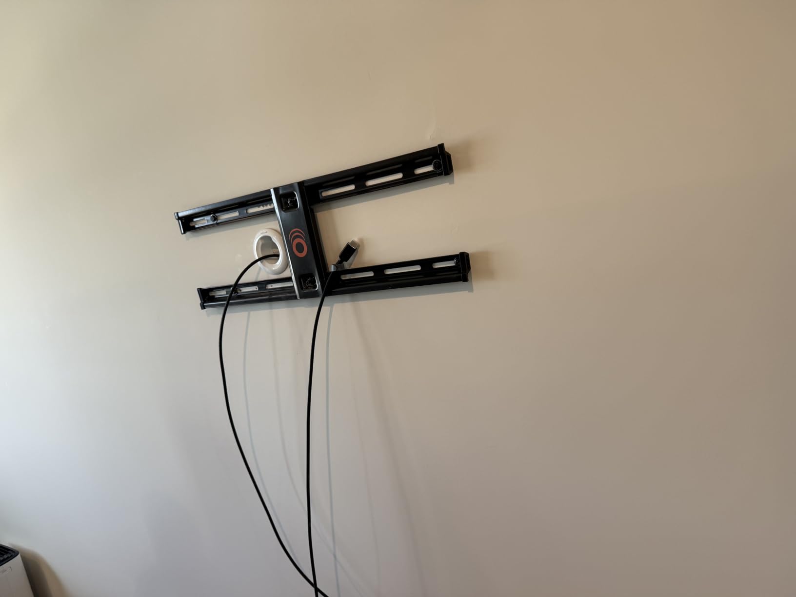 ECHOGEAR Tilting TV Wall Mount for 40” – 90” TVs up to 135lbs, 10 deg Tilt customer photo 2