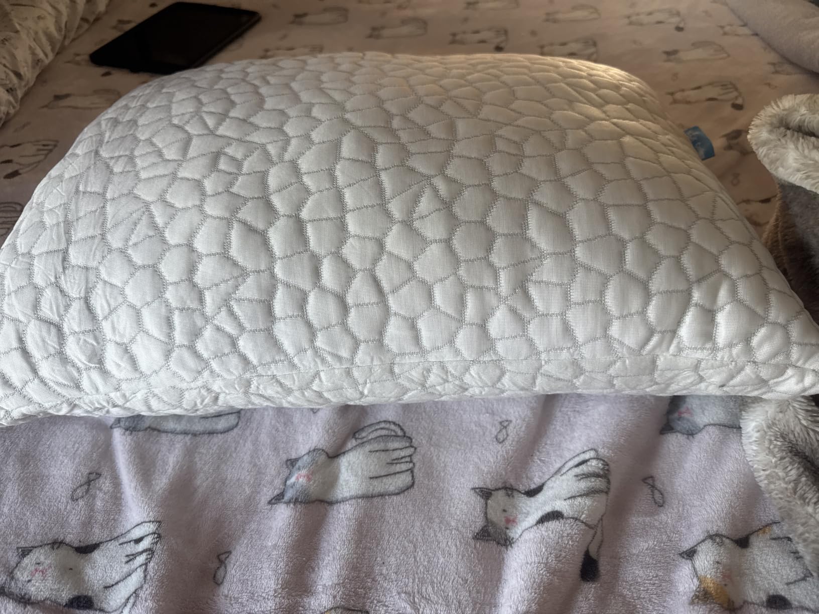QUTOOL Cooling Pillow for Sleeping, CertiPUR-US Shredded Memory Foam Queen Pillows Set of 2, Cool Pillow for Hot Sleepers Adjustable Firm Pillow for Side, Back, Stomach Sleepers Soft Yet Support, White customer photo 2