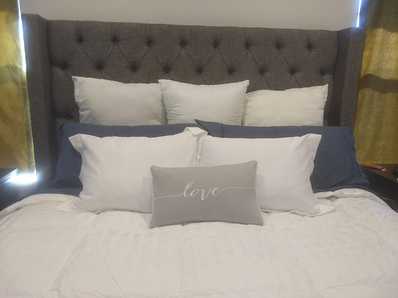 2 Pack Pillow Shams Standard Size 20x26 - 600 Thread Count 100% Organic Cotton White Pillow Covers with 2 Inch Flange, Soft & Smooth Premium Hotel-Quality Pillowcases Set of 2 customer photo 1