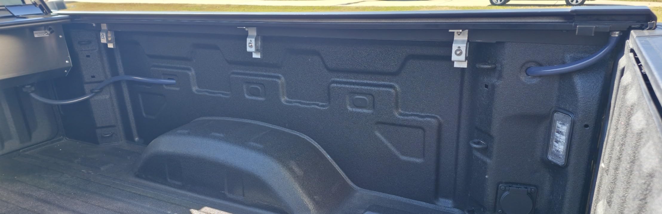 Syneticusa MB Retractable Tonneau Cover fit 2007-2026 Silverado/Sierra 1500 customer photo 2