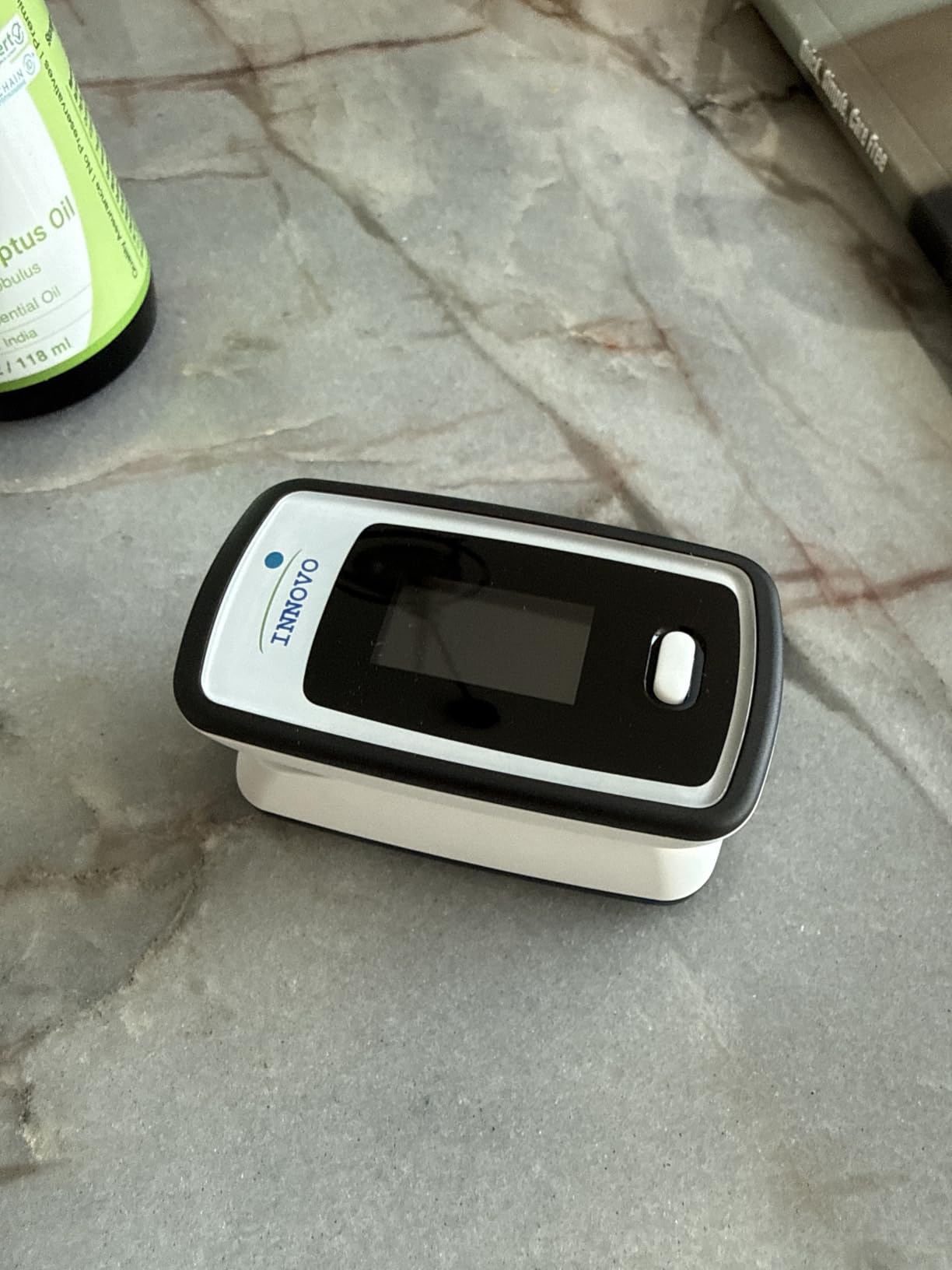 Innovo Deluxe iP900AP Fingertip Pulse Oximeter Blood Oxygen Saturation Monitor with Alarm, Plethysmograph and Perfusion Index customer photo 2