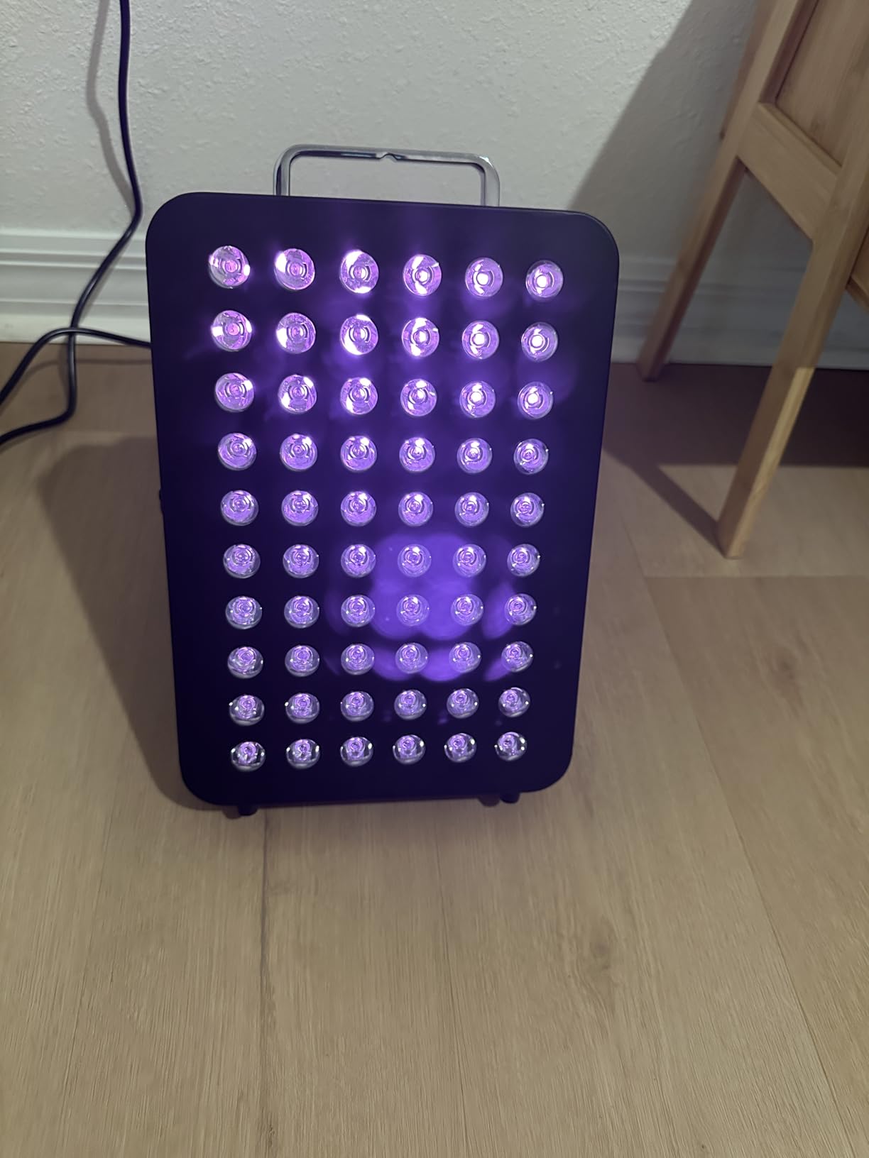 BestQool Red Light Therapy Panel, 660nm Red & 850nm Infrared Light, 105W customer photo 1