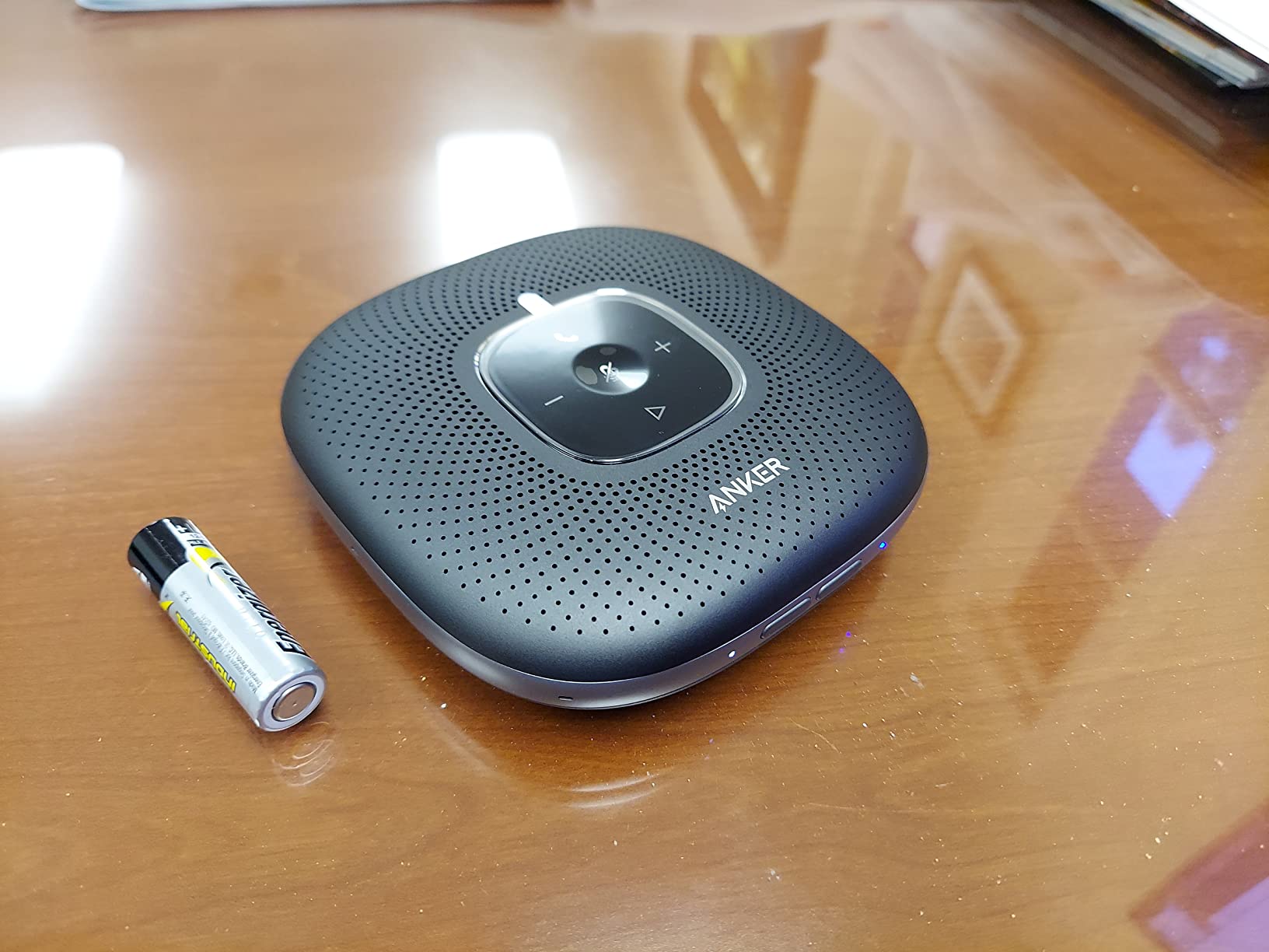 Anker PowerConf Speakerphone, Zoom Certified Conference Speaker with 6 Mics customer photo 1