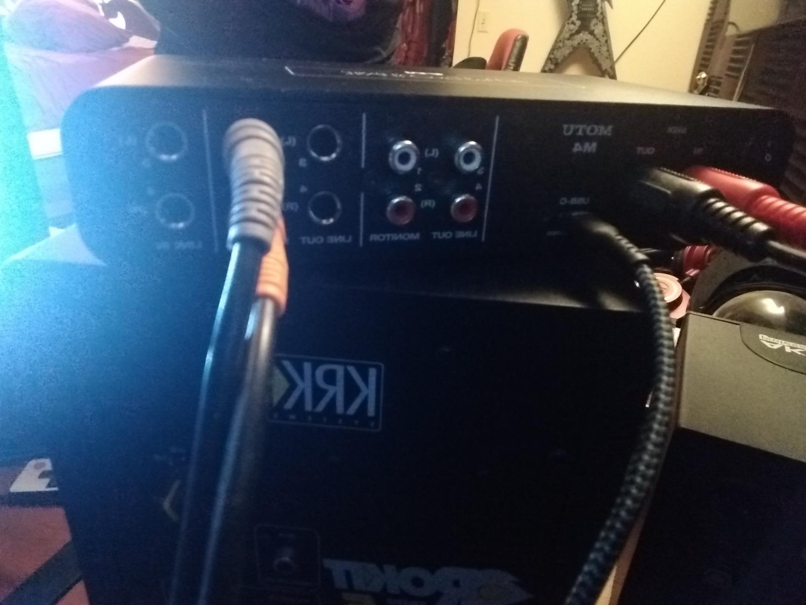 Motu M4 4x4 USB-C Audio Interface customer photo 2