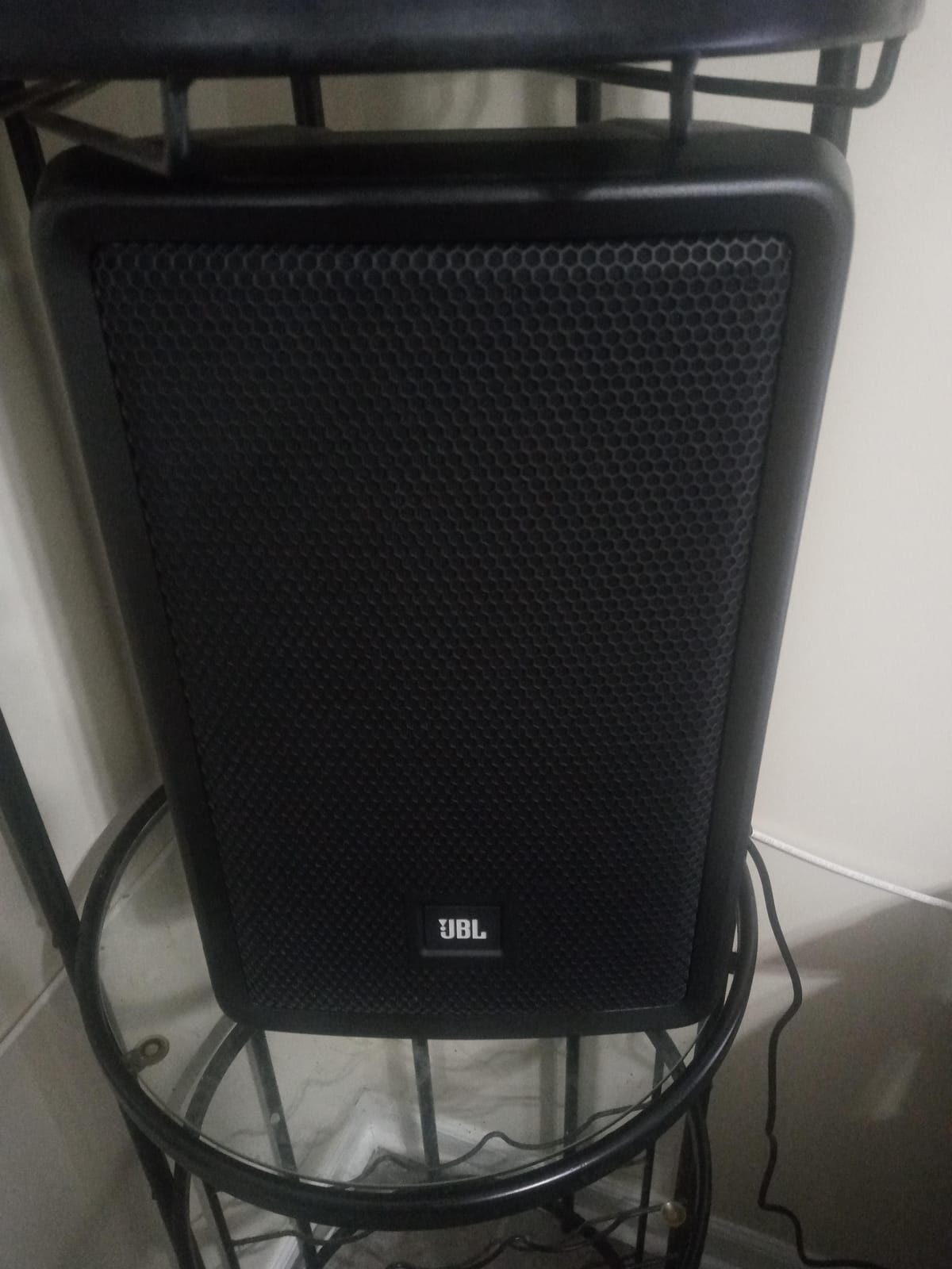 JBL Professional IRX108BT Powered PA Speaker, Portable Loudspeaker with Bluetooth, 8 Inch Woofer, 1300 Watt, Mobile DJ, Musicians, Small Venues, Ceremonies and Sports Events, Black | Bluetooth, 8 Inch Woofer, 1300 Watt, Mobile DJ, Musicians, Small Venues, Ceremonies, Sports Events customer photo 2