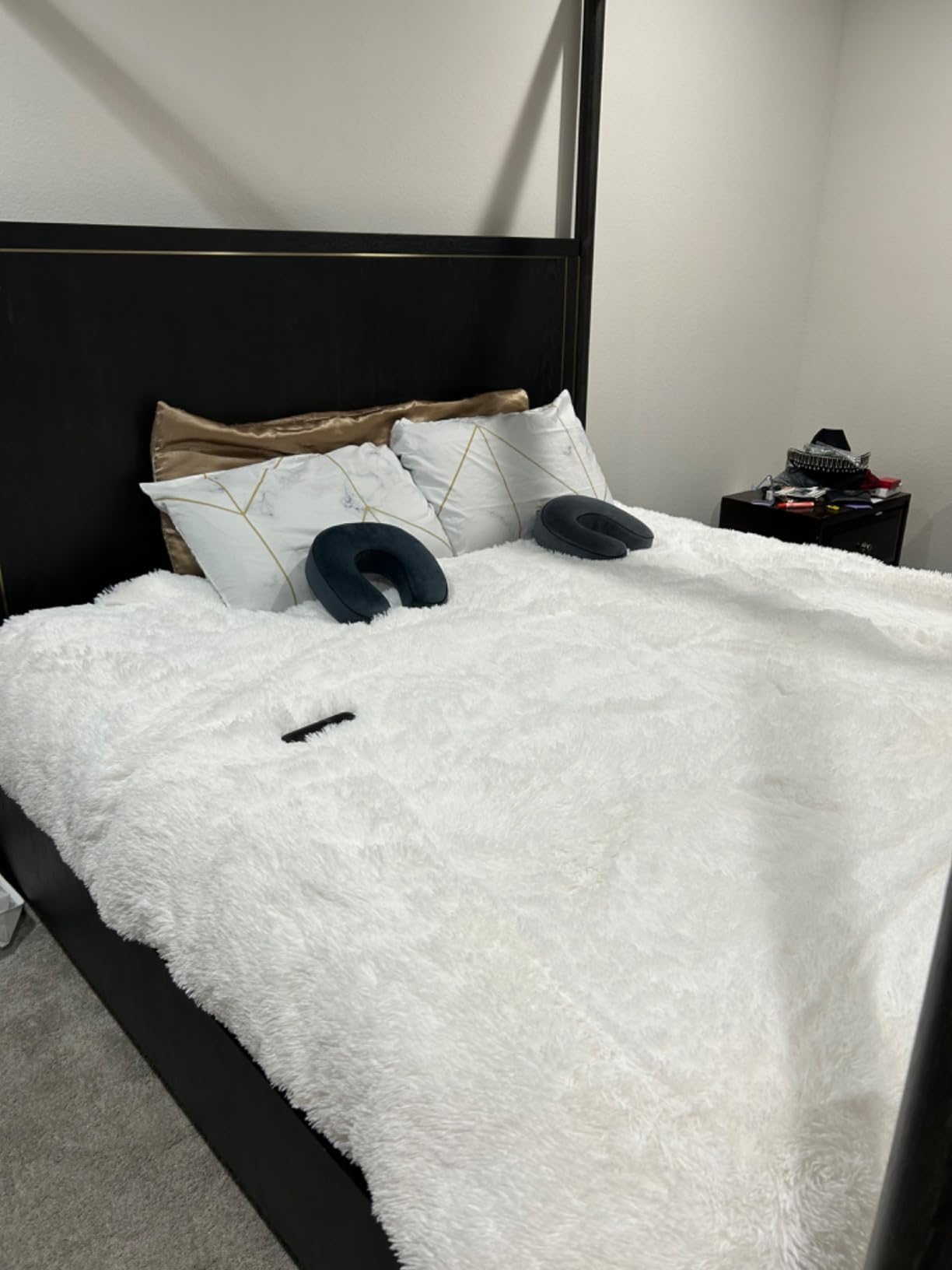 XeGe Luxury Plush Shaggy Faux Fur Duvet Cover, Queen, 90x90, Black | 1 PC Fluffy Furry Comforter Cover, Ultra Soft Faux Fur and Crystal Velvet Bedding, Zipper Closure, Bedroom Home Decor customer photo 2