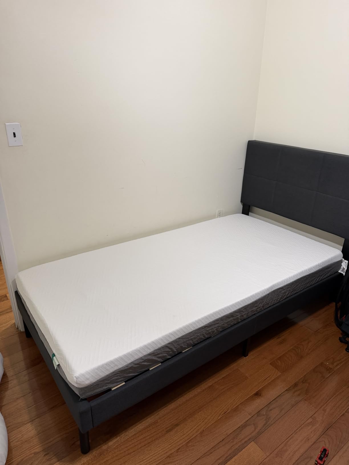 Novilla Bliss Queen Size Mattress, 12 Inch Gel Memory Foam Mattress Queen | Cool Night Sleep & Pressure Relief, Support Foam for Spine Alignment & Motion Isolation, Medium Plush Feel customer photo 1
