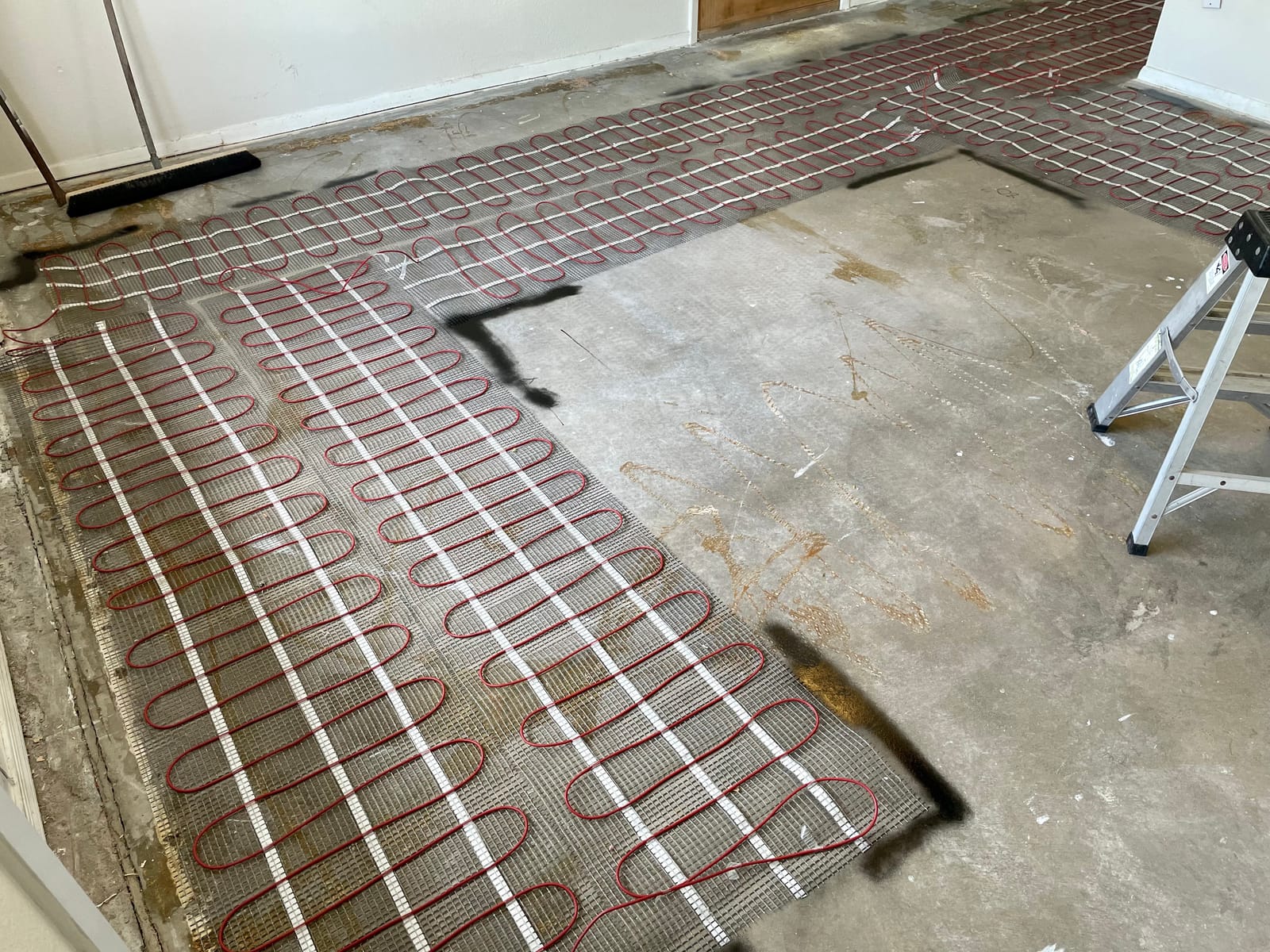 LuxHeat 60 sqft Floor Heat System, Prog Thermostat - 120V Heated Floor Mat customer photo 1