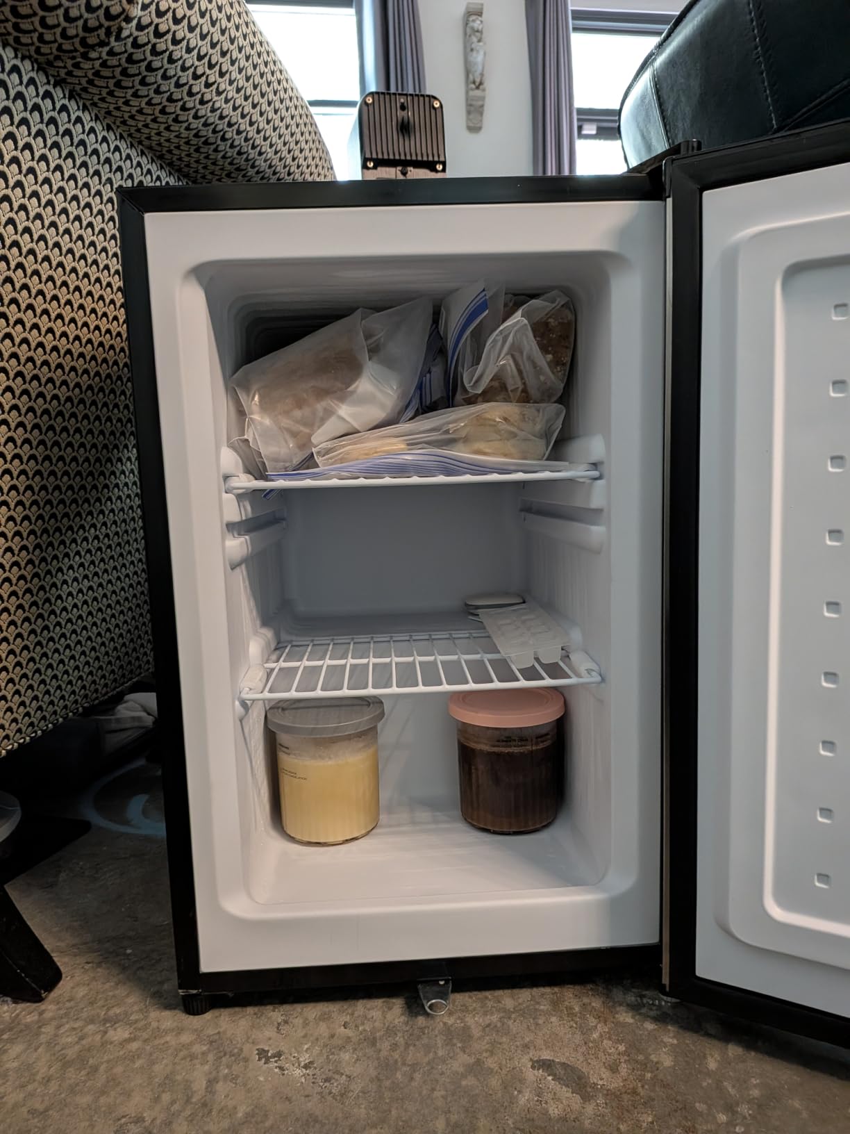 Whynter Upright Mini Freezer, 3.1 Cu Ft, Silver, CUF-301SS customer photo 2