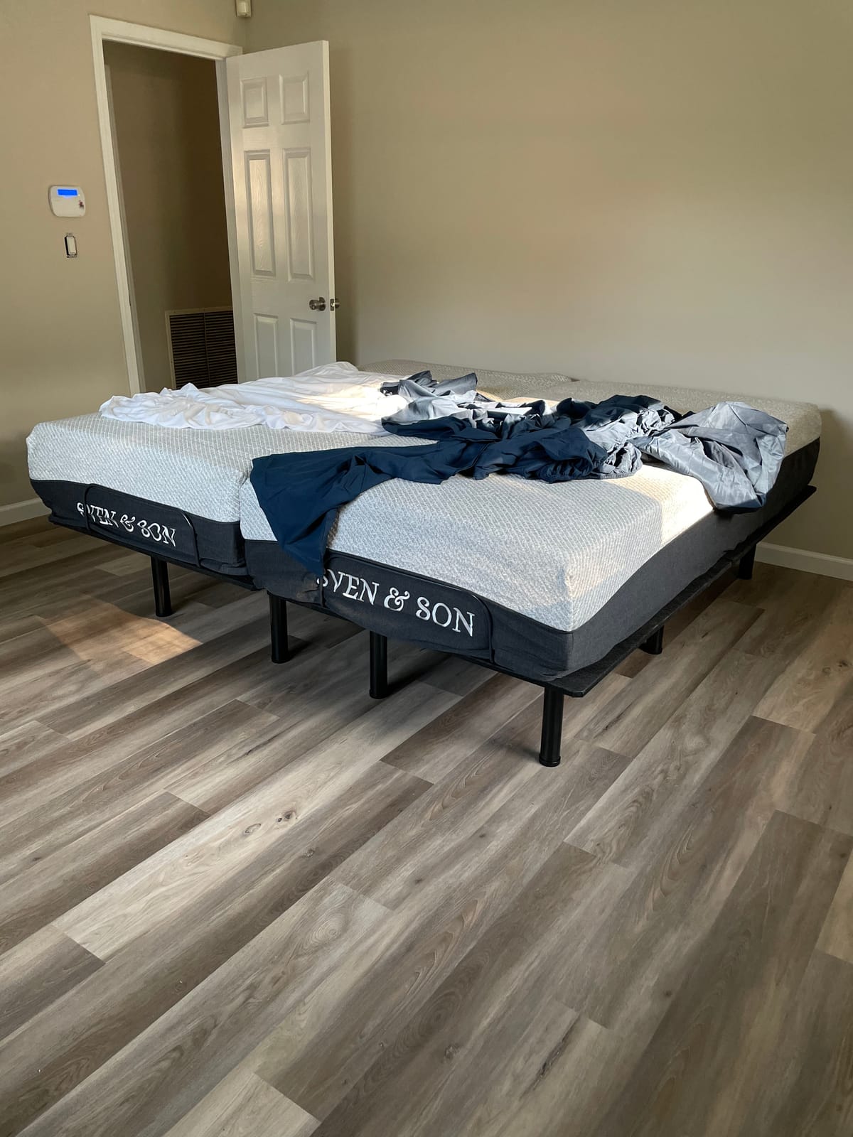 Sven and Son Essential Adjustable Bed Base (Frame) + 14 inch Hybrid Spring Matt (Medium Soft), Easy Assembly, Head and Foot Lift, Memory Positions, Zero Gravity, Wireless Remote - Twin XL customer photo 2