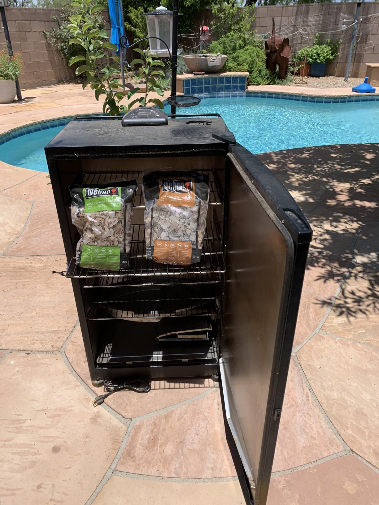 Masterbuilt® 40-inch Digital Electric Vertical BBQ Smoker with Side Wood Chip Loader, Chrome Smoking Racks and 970 Cooking Square Inches in Black, Model MB20072918 customer photo 2