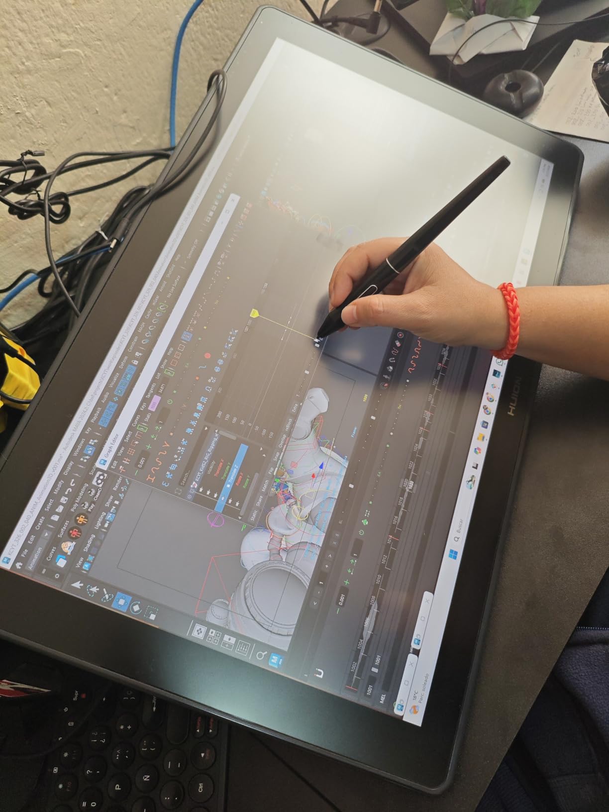 HUION KAMVAS 22 120% sRGB Drawing Tablet with Screen 21.5 inch customer photo 1