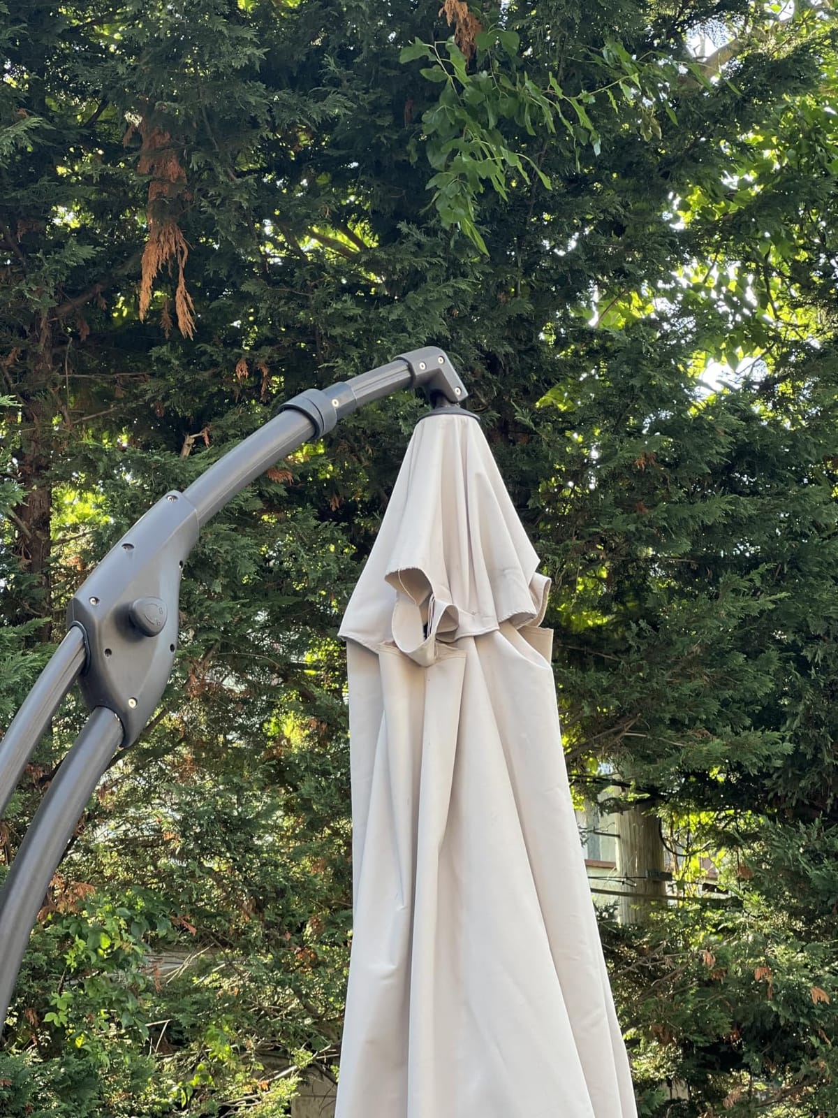 Grand patio 11FT Cantilever Round Umbrella with Base, Champagne customer photo 1