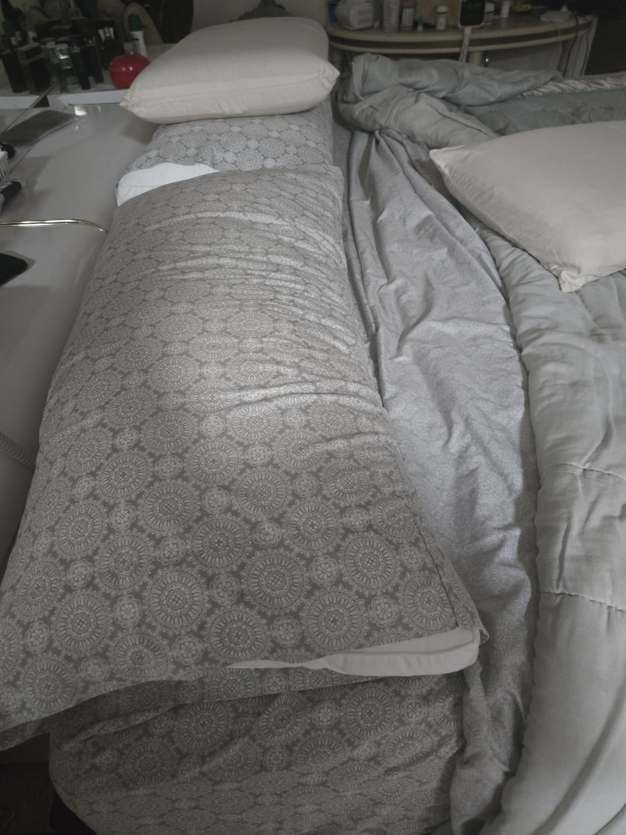 Utopia Bedding Gusset Bed Pillow, Hotel Pillows Queen Size Set of 2, White | Cotton Blended Down alternative pillows for sleeping, soft fluffy cooling comfort for Back, side & stomach sleepers, 2 pack customer photo 1