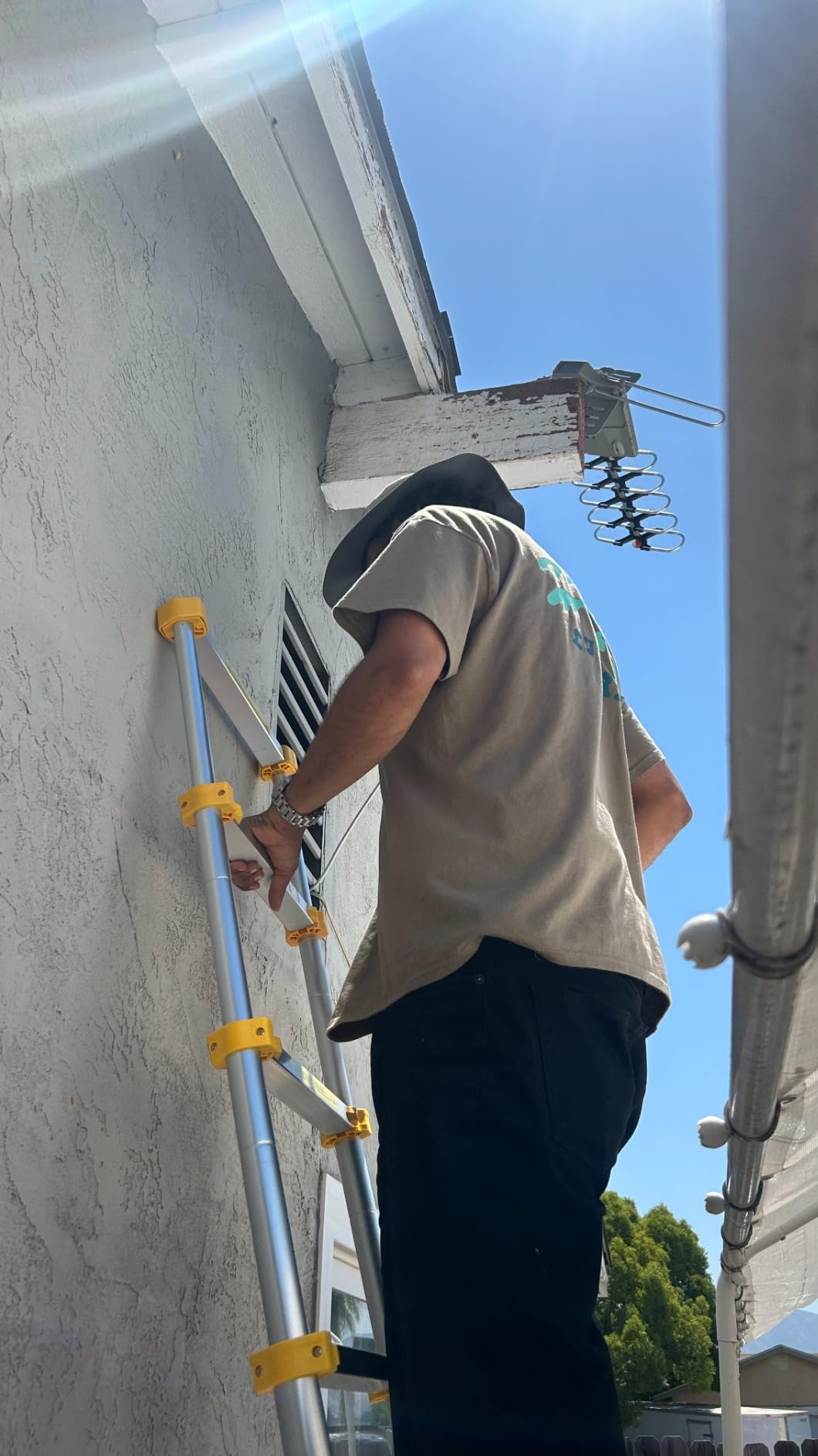 Telescoping Extension Ladder 12.5FT, Aluminum Telescopic Ladders with Carry Bag for Outdoor Indoor Use customer photo 1