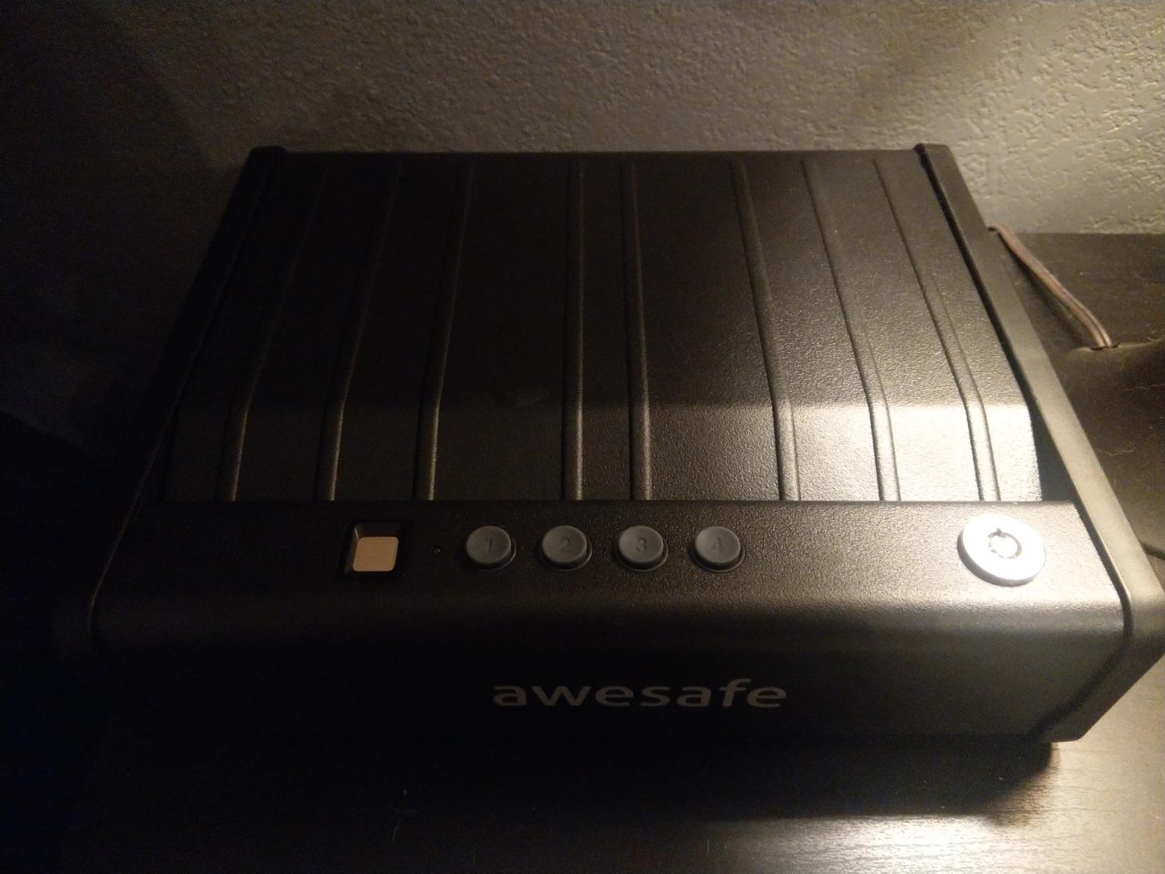 awesafe Biometric Gun Safe for Pistol, 3 Ways Quick Access with Fingerprint Digital PIN Key, Portable Handgun Safe for Nightstand Bedside Cloakroom Living Room (XL Biometric Gun Safe with Fingerprint) customer photo 1