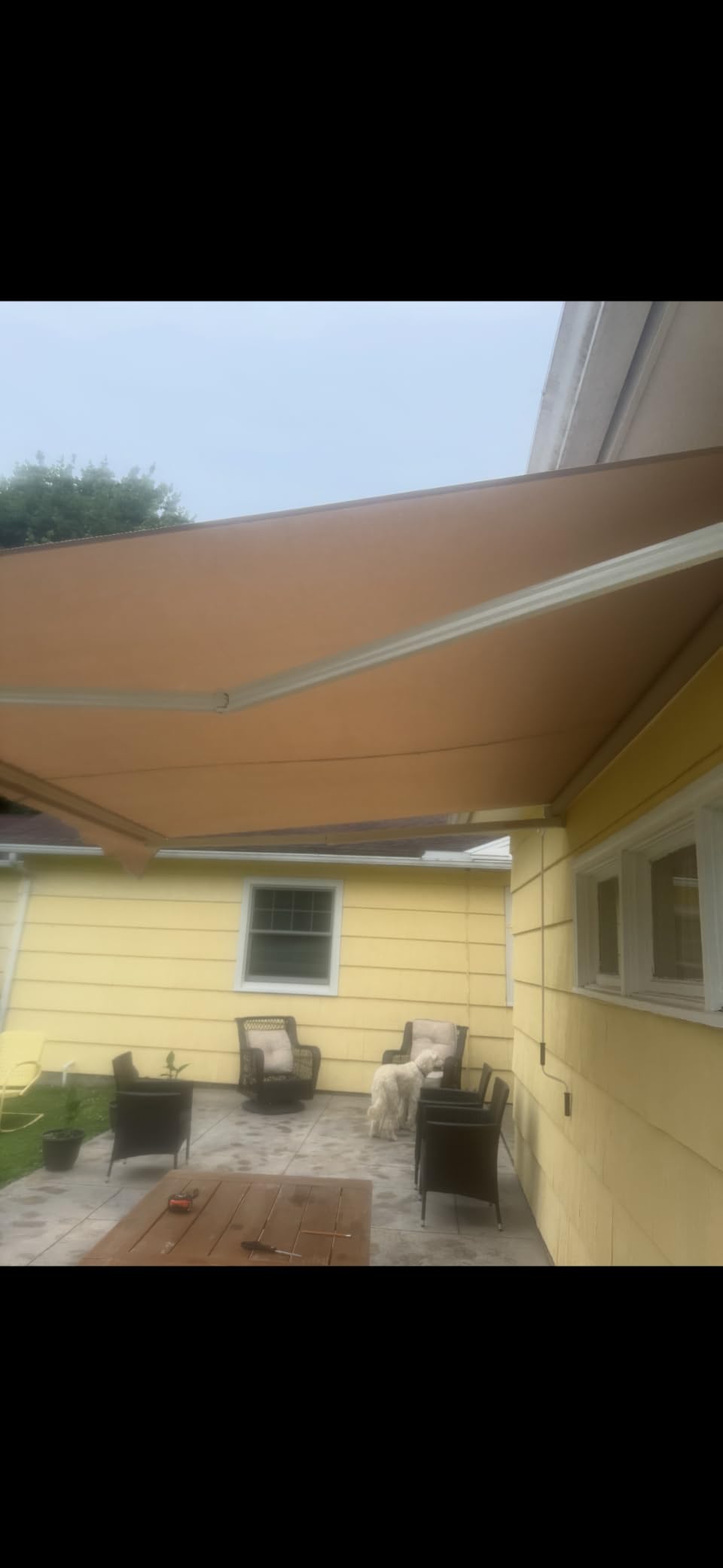 Tangkula 13 Ft × 8.2 Ft Retractable Awning, Aluminum Patio Sun Shade w/Crank Handle and Water-Resistant Polyester, Outdoor Manual Retractable Awning Cover Shelter customer photo 2