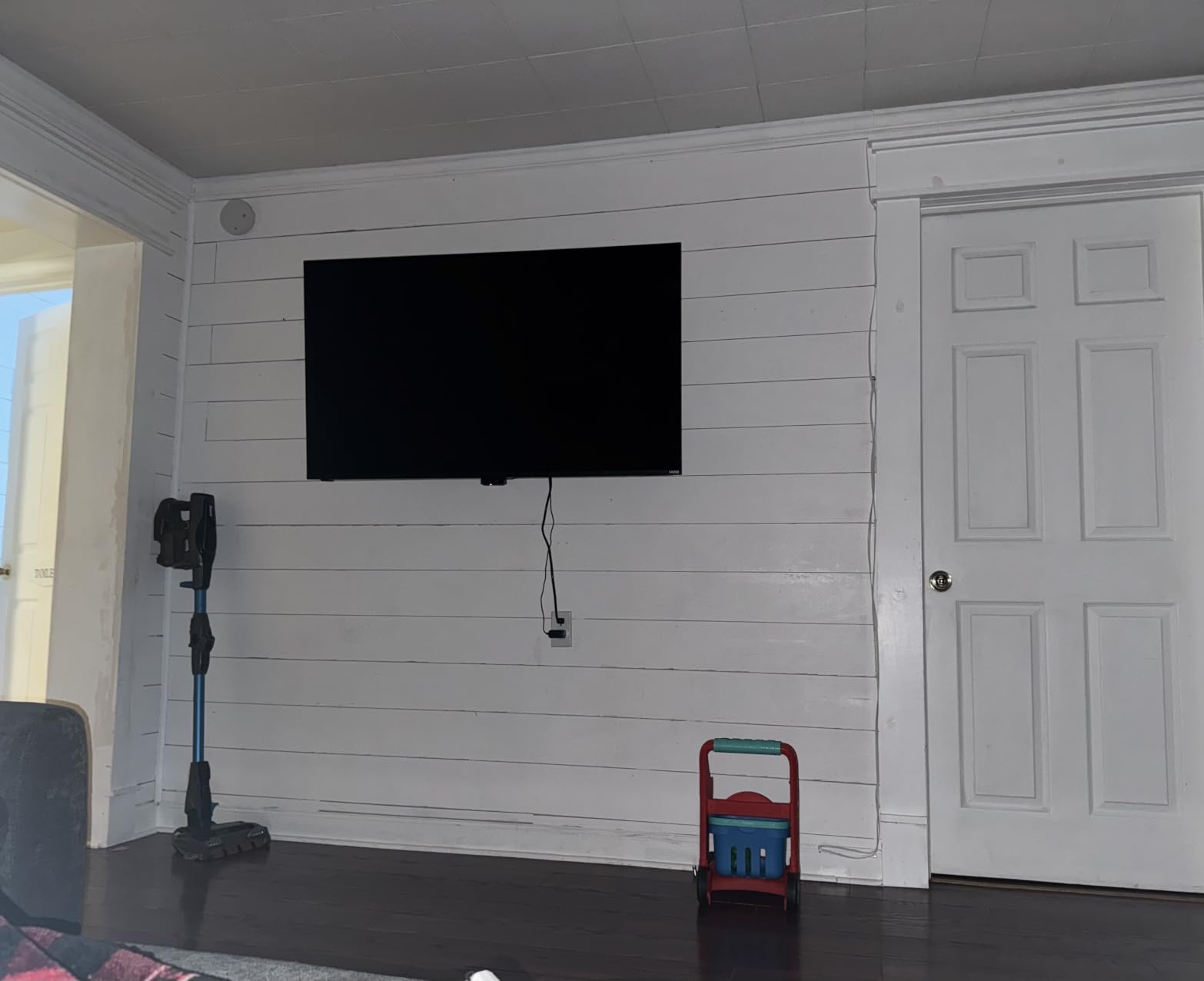 Mounting Dream Full Motion TV Wall Mount for 42-90 Inch TV up to 154lbs customer photo 1