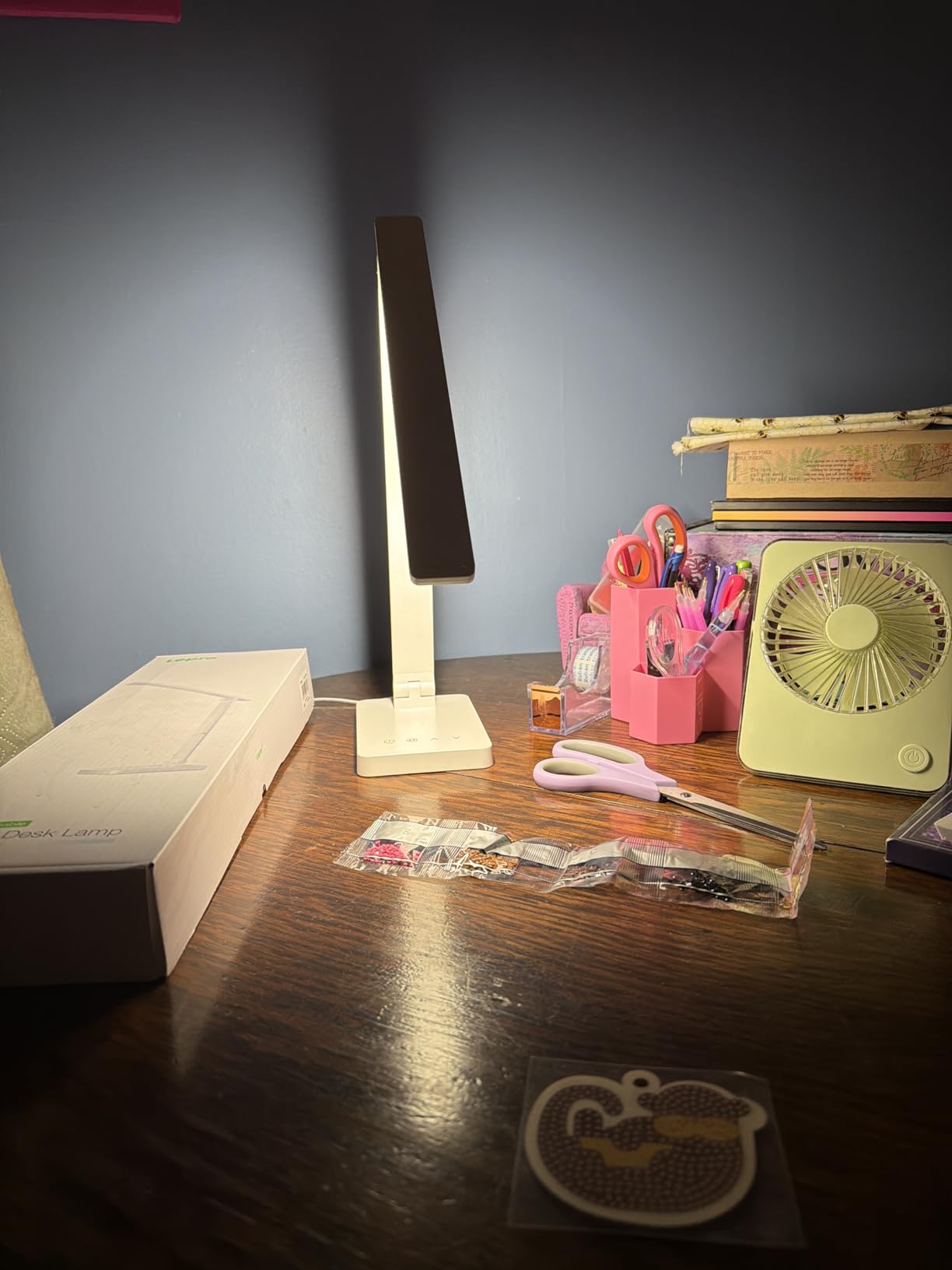 Lepro LED Desk Lamp for Home Office, 9.5W 750LM Touch Desk Light, Black | 5 Color Modes 5 Brightness Level, Eye Caring, Metal Task Lamp For Reading, Sewing, Crafts, School Supplies, Puzzle Light customer photo 1
