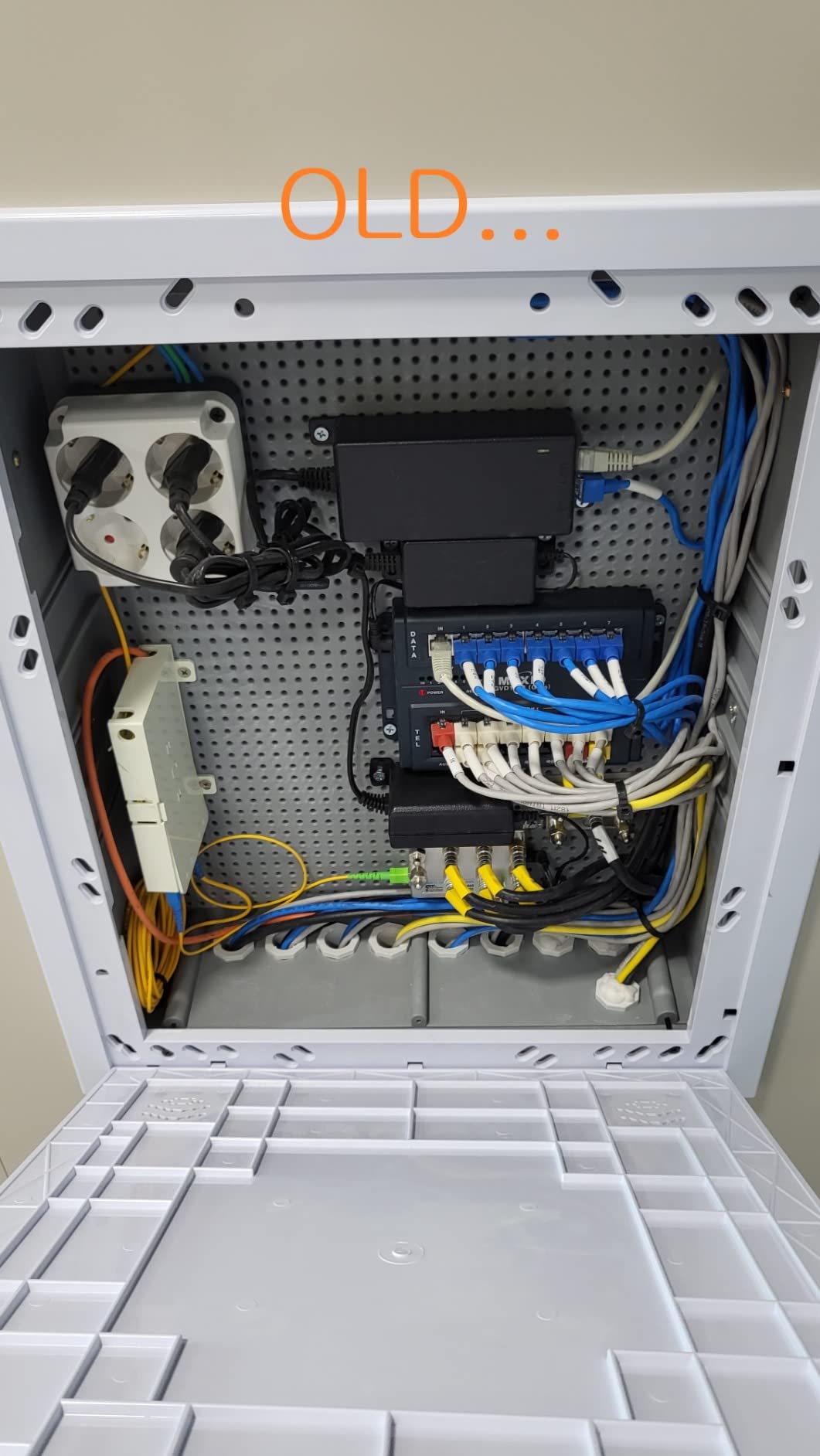 NETGEAR 8 Port PoE Gigabit Ethernet Easy Smart Managed Switch (GS308EP) customer photo 1