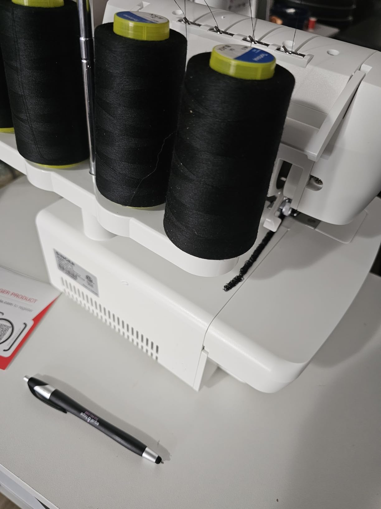 SINGER® S0100 High Speed Serger Overlock Machine, 2-3-4 Thread Capability customer photo 2