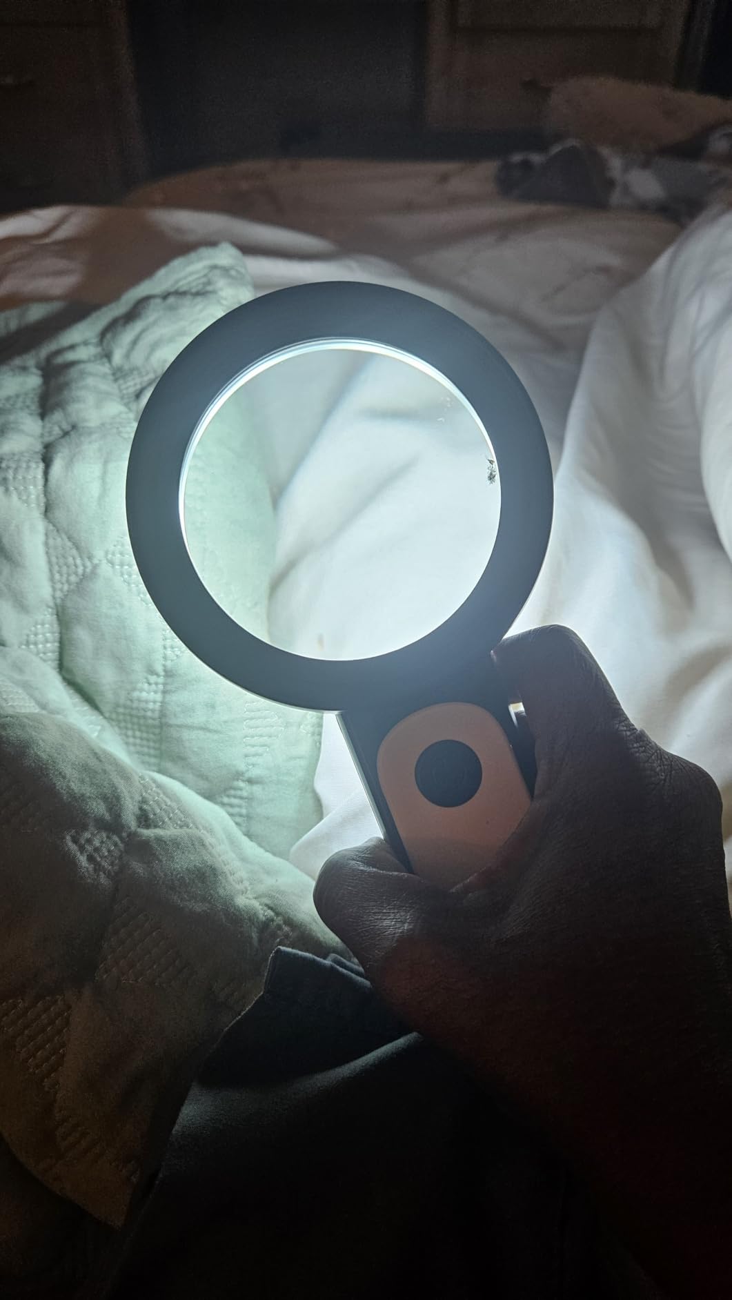 JMH Magnifying Glass with Light, Handheld Large Magnifying Glass 18LED Cold and Warm Light with 3 Modes, Illuminated Lighted Magnifier for Seniors Reading, Coins, Jewelry customer photo 2