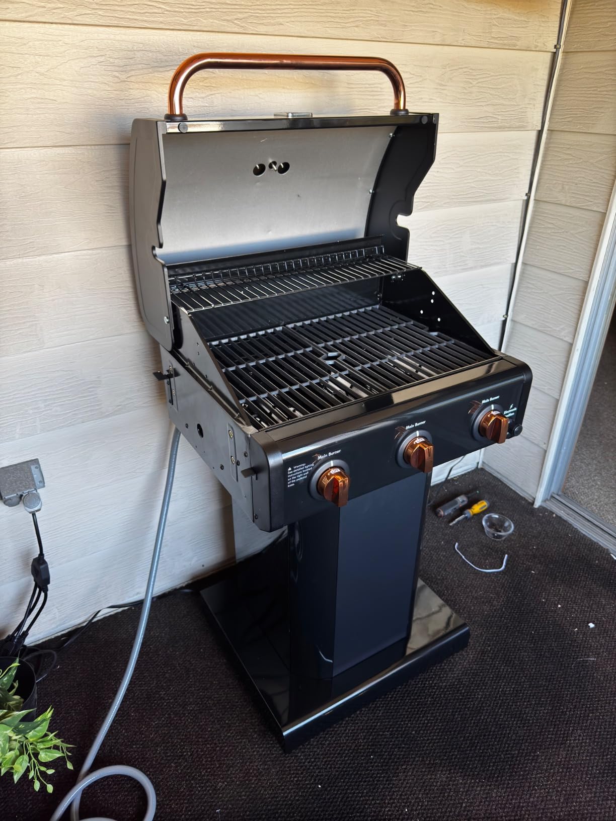 Kenmore 3-Burner Propane BBQ Grill, 30,000 BTUs Gas Grill with Cast Iron Cooking Grates, Folding Side Tables & Wheels, Outdoor Grill with Tool Hooks, Azure Blue customer photo 2