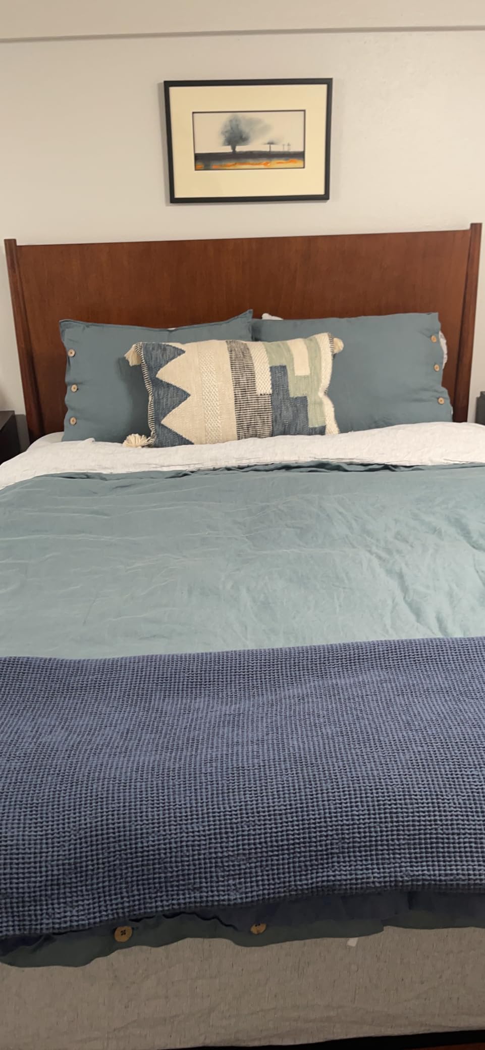 EVERLY 100% Pure Linen Duvet Cover Set King Size 104x90 Inch 3 Pieces (1 Duvet Cover, 2 Pillowcases) Soft and Breathable for All Season with Coconut Button Closure, Suitable for Hot Sleepers customer photo 1