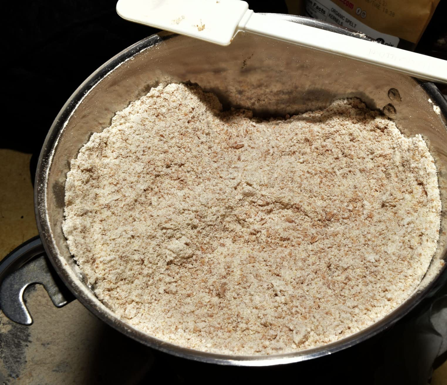 Grain Mill Grinder 750g High Speed Electric Stainless Steel Grinder Cereals Corn Flour Pulverizer Powder Machine for Dry Spice Herbs Grains Coffee Rice Pepper customer photo 2