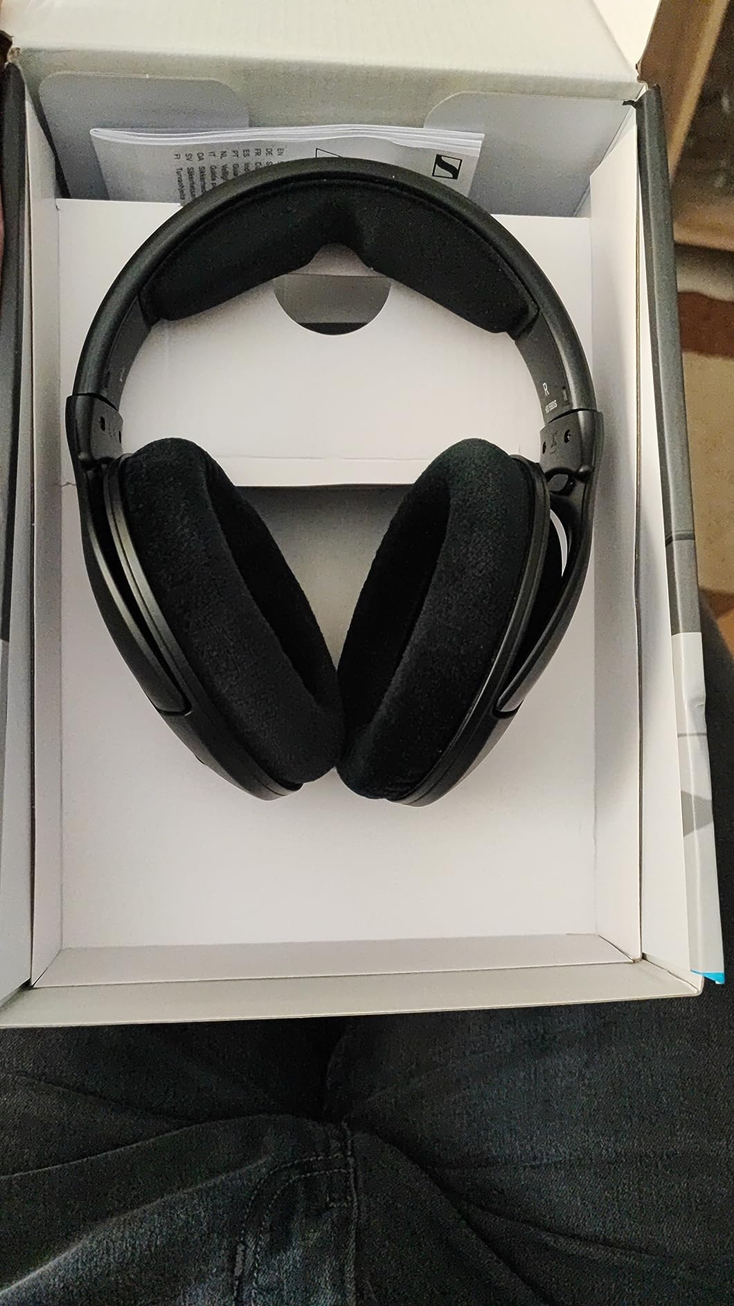 Sennheiser HD 560 S Over-The-Ear Audiophile Headphones - Neutral Frequency Response, E.A.R. Technology for Wide Sound Field, Open-Back Earcups, Detachable Cable, (Black) (HD 560S) HD 560S (Renewed) customer photo 2