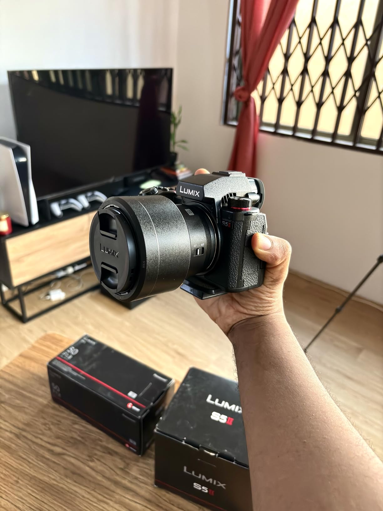 Panasonic LUMIX S Series Camera Lens, 50mm F1.8 L-Mount Interchangeable Lens for Mirrorless Full Frame Digital Cameras, S-S50 Black customer photo 2