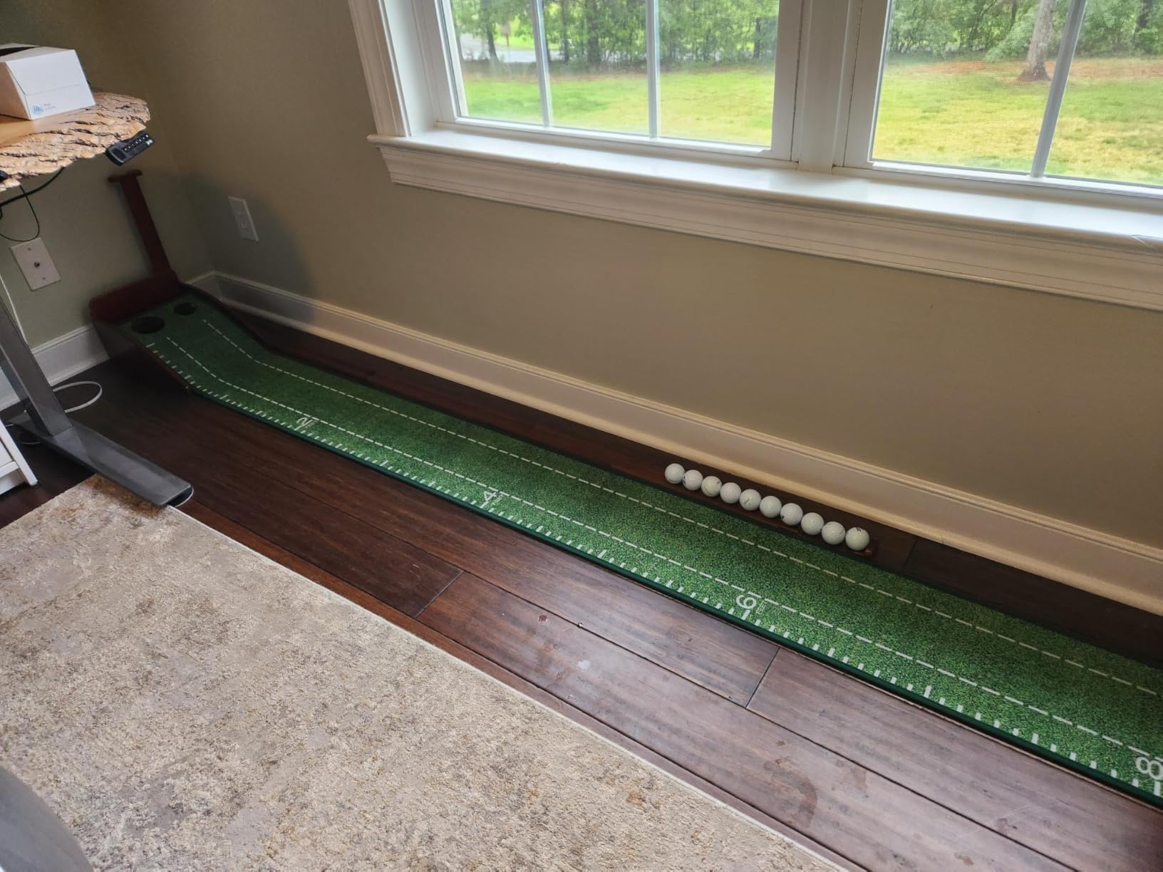 GimYaa Golf Putting mat Green Indoor and Outdoor with Auto Ball Return,Game Practice Golf Gifts for Home, Office, Backyard Indoor Golf and Outdoor Use, Crystal Velvet Mat customer photo 1