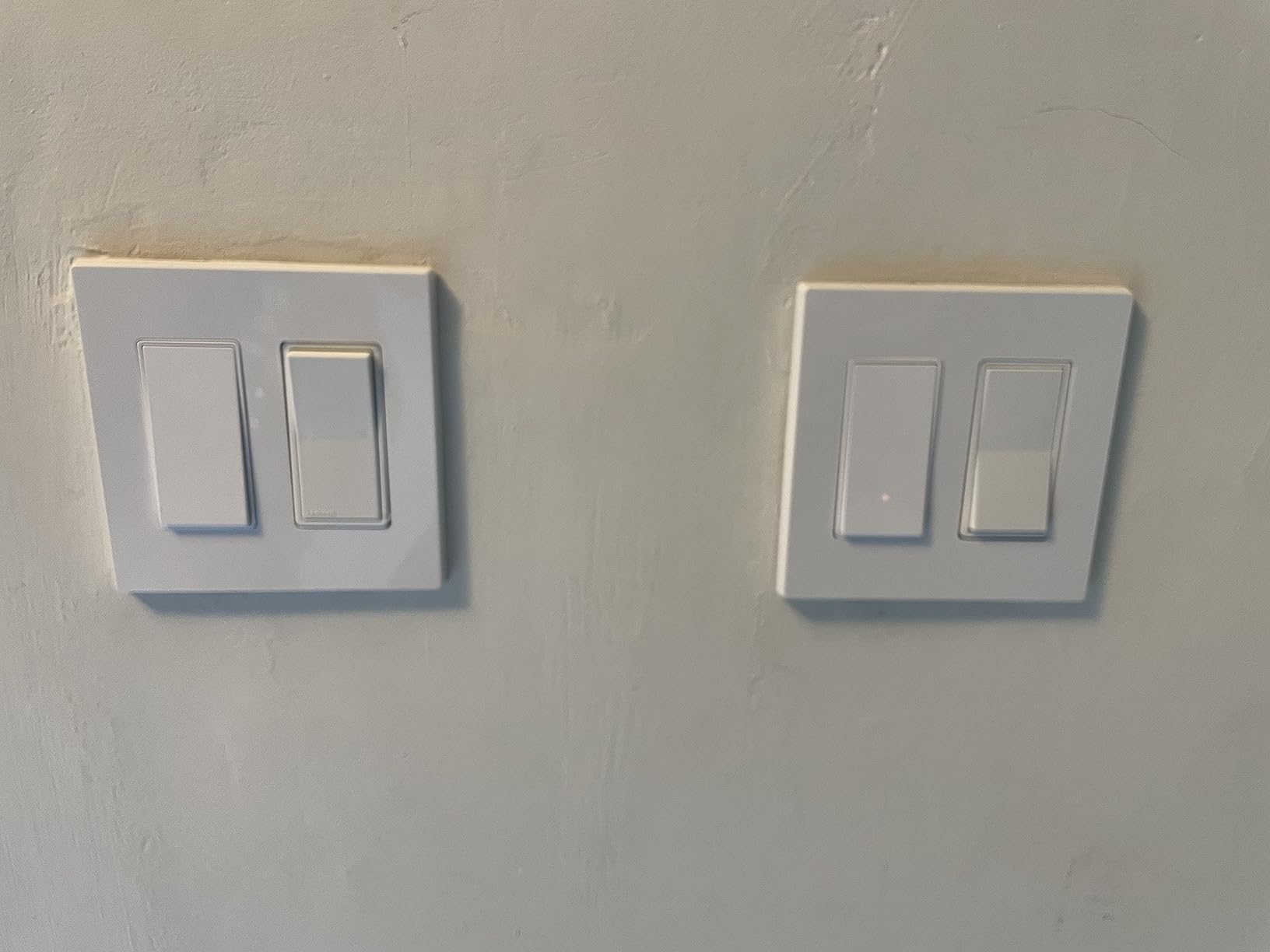 Amazon Basics Smart Light Switch, Single Pole, Works with Alexa Only, Voice Control, Schedule, 2.4 GHz Wi-Fi, No Hub Required, Easy to Install, White customer photo 1