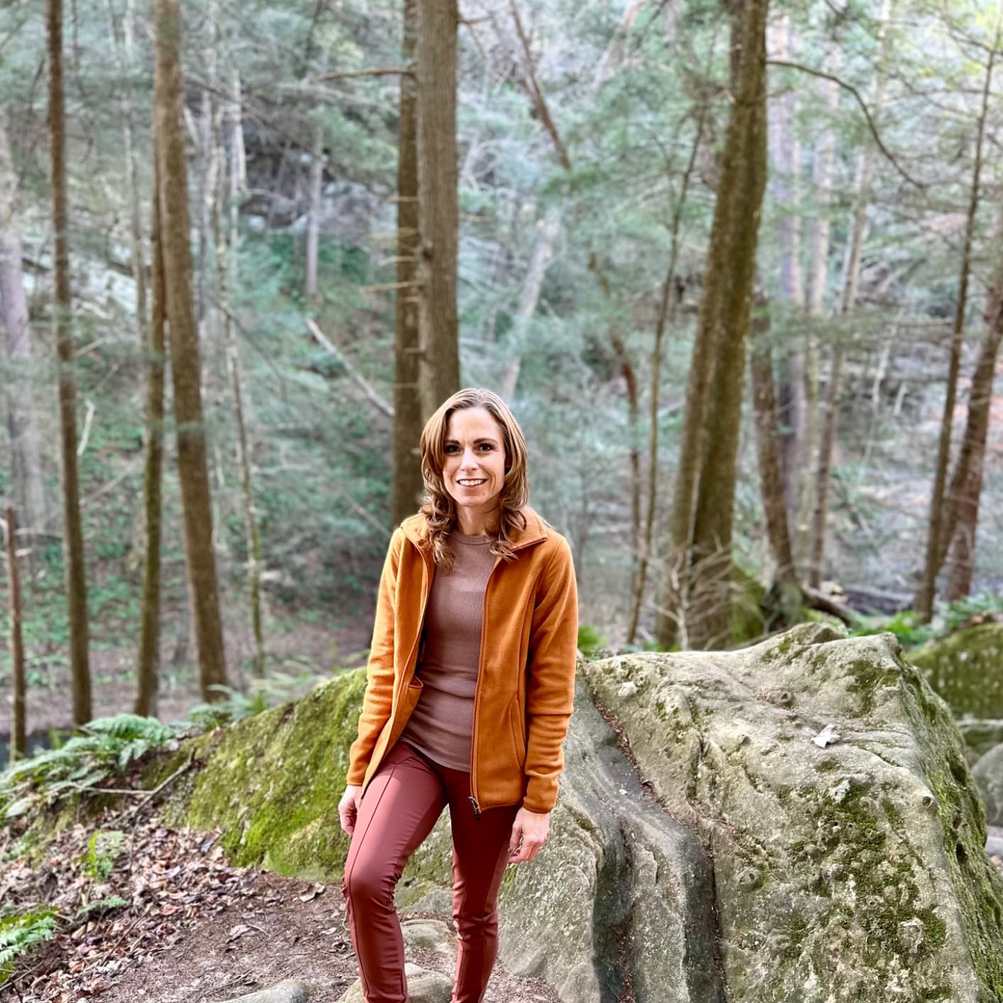 Amazon Essentials Women's Classic-Fit Full-Zip Polar Soft Fleece Jacket, Outerwear Coat with Cuffs (Available in Plus Size) customer photo 2