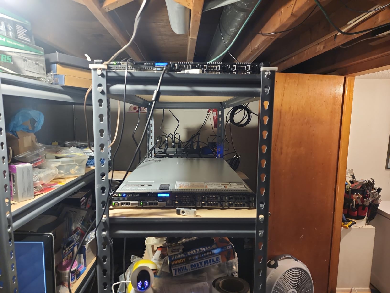 PowerEdge Dell R630 Server | 2X E5-2690 v4 = 28 Cores | 128GB RAM | 2X 1TB SSD (Renewed) customer photo 2