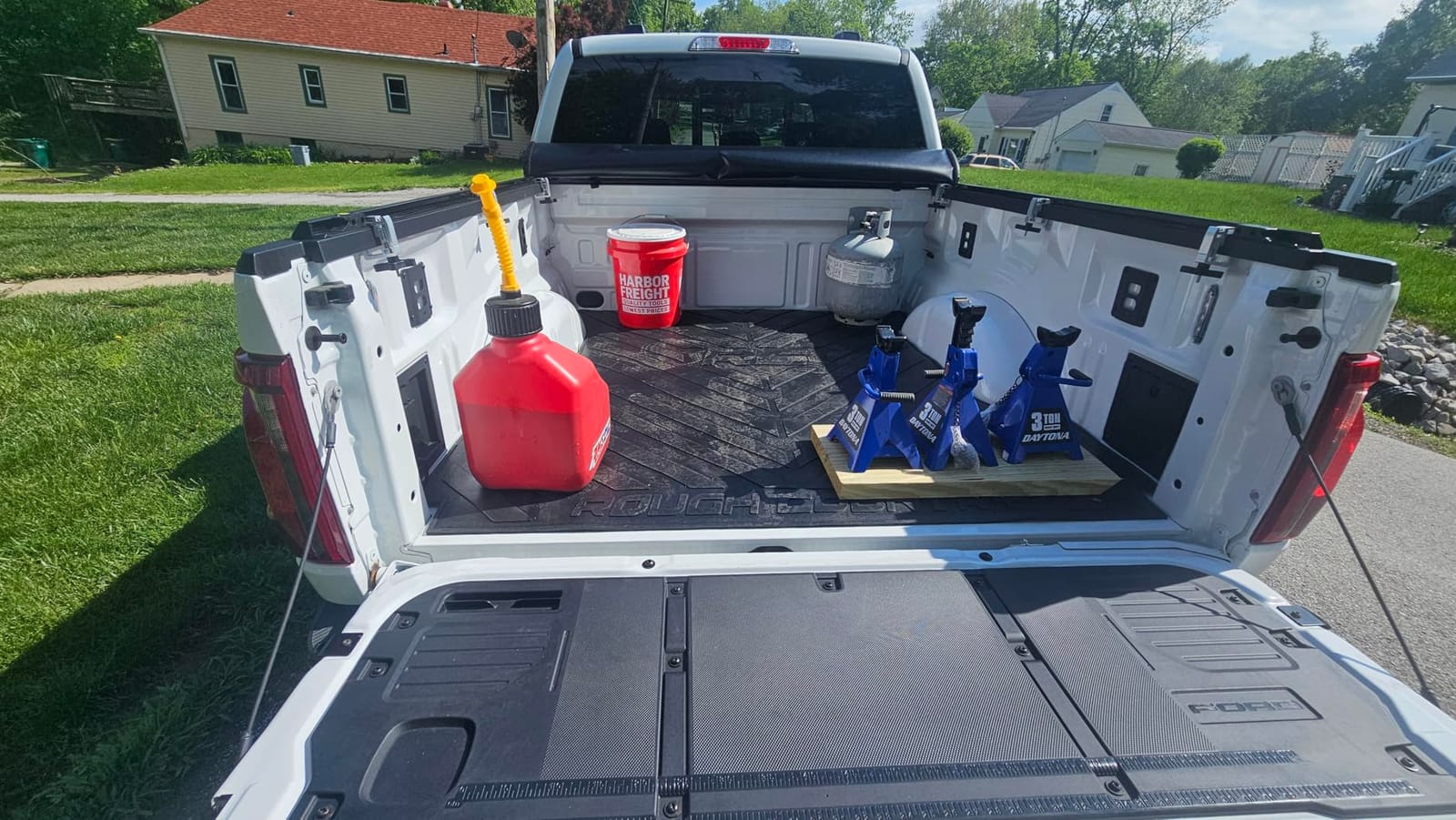 Rough Country Rubber Bed Mat for 2015-2022 Ford F-150 | 5.5 FT Bed - RCM671, Black customer photo 1