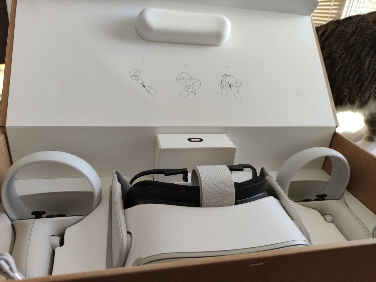 Meta Quest 2 — Advanced All-In-One Virtual Reality Headset — 128 GB customer photo 2