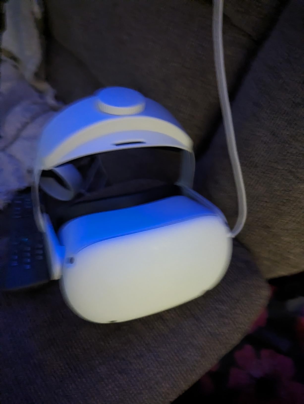 Meta Quest 2 — Advanced All-In-One Virtual Reality Headset — 256 GB customer photo 1