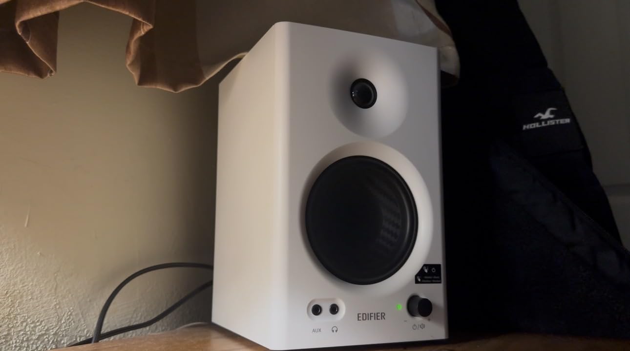 Edifier MR4 Power Studio Monitor Speakers, 4 inch Active Near-Field Speaker customer photo 1