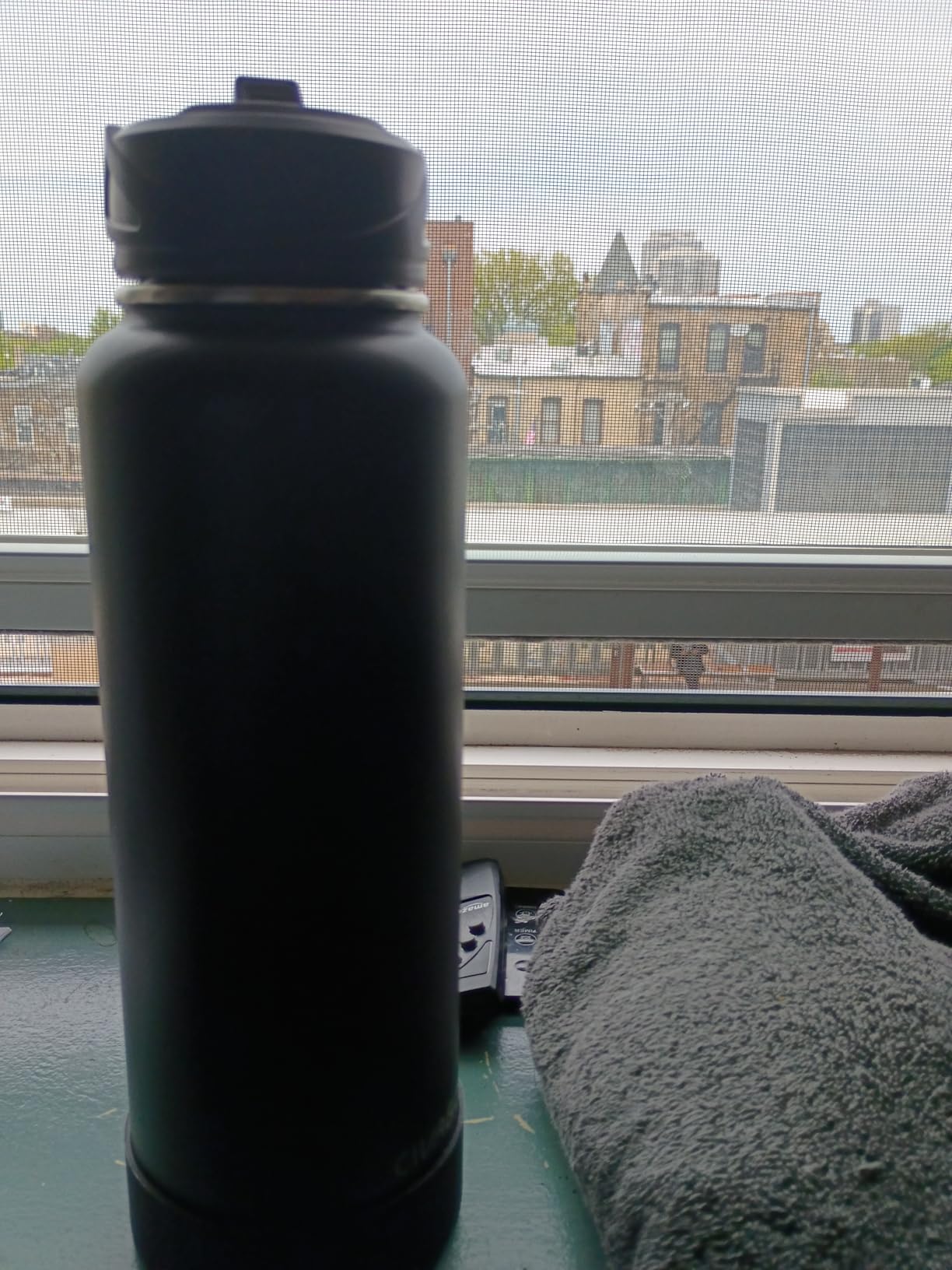 CIVAGO 32 oz Insulated Stainless Steel Water Bottle With Straw and 3 Lids customer photo 2