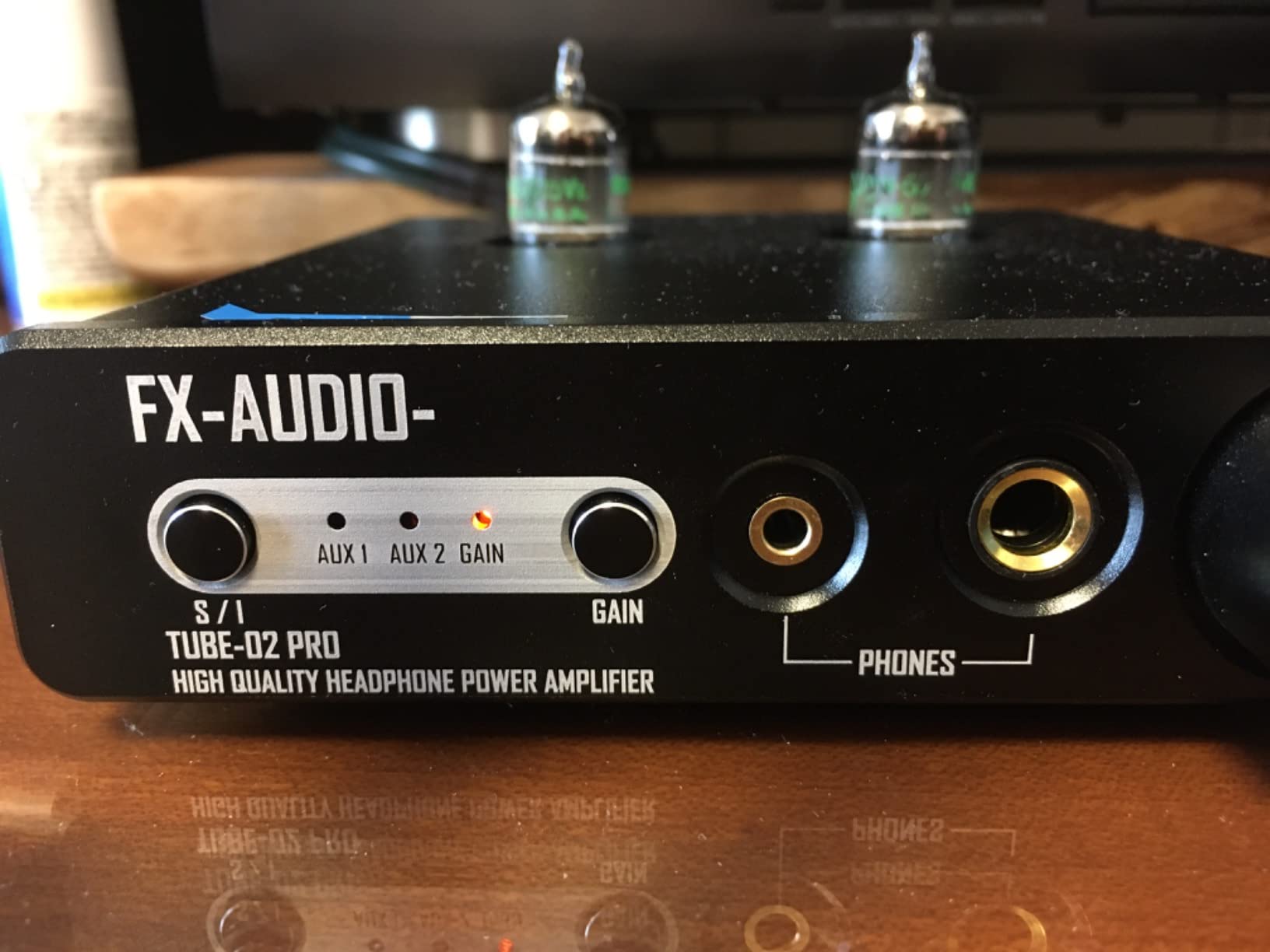 FX-Audio Tube-02 Pro Tube Headphone Amplifier, Vacuum 5725 Tube Preamp, Mini Hi-Fi Integrated Stereo Class A amp Supports 32-600 ohms of Headphones, for Stereo Amplifier/Active Speaker customer photo 2