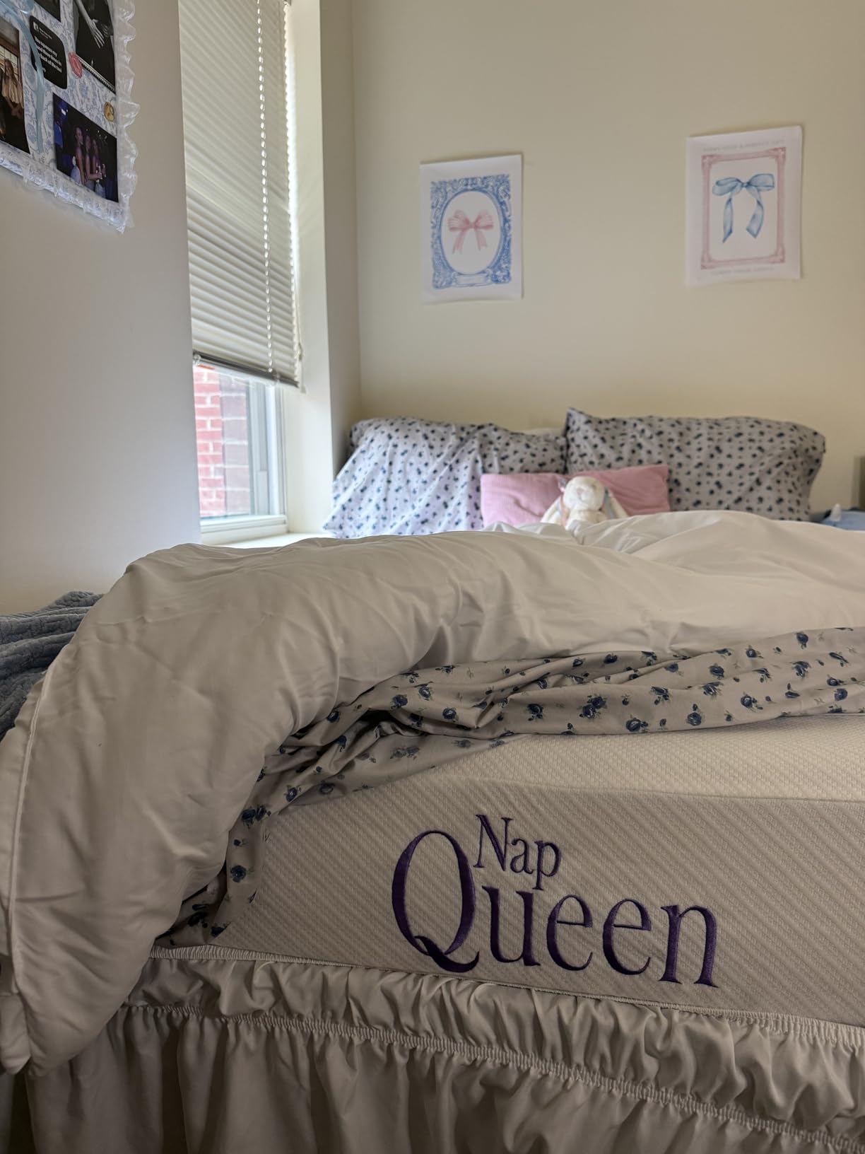 NapQueen 8 Inch Queen Size Mattress, Bamboo Charcoal Memory Foam Mattress, Bed in a Box, White customer photo 2