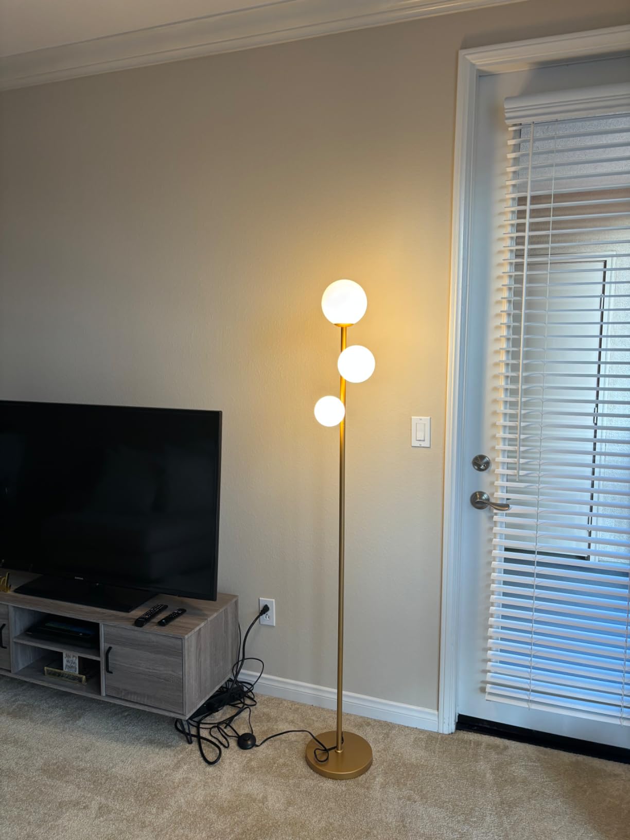 Fiqevs 3 Globe Floor Lamp Mid Century Modern, Gold Standing Lamp with Frosted Glass Shade & LED Bulbs, Tall Pole Light with Foot Switch for Living Room Bedroom Office - Antique Brass customer photo 1