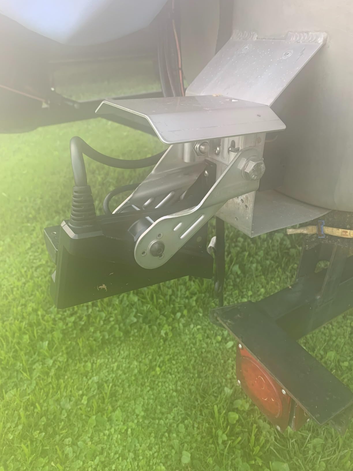LiveScope™ Plus System with GLS 10™ and LVS34 Transducer, Target Separation, Sharp Sonar Images, Vivid Color, Clear Vision customer photo 2