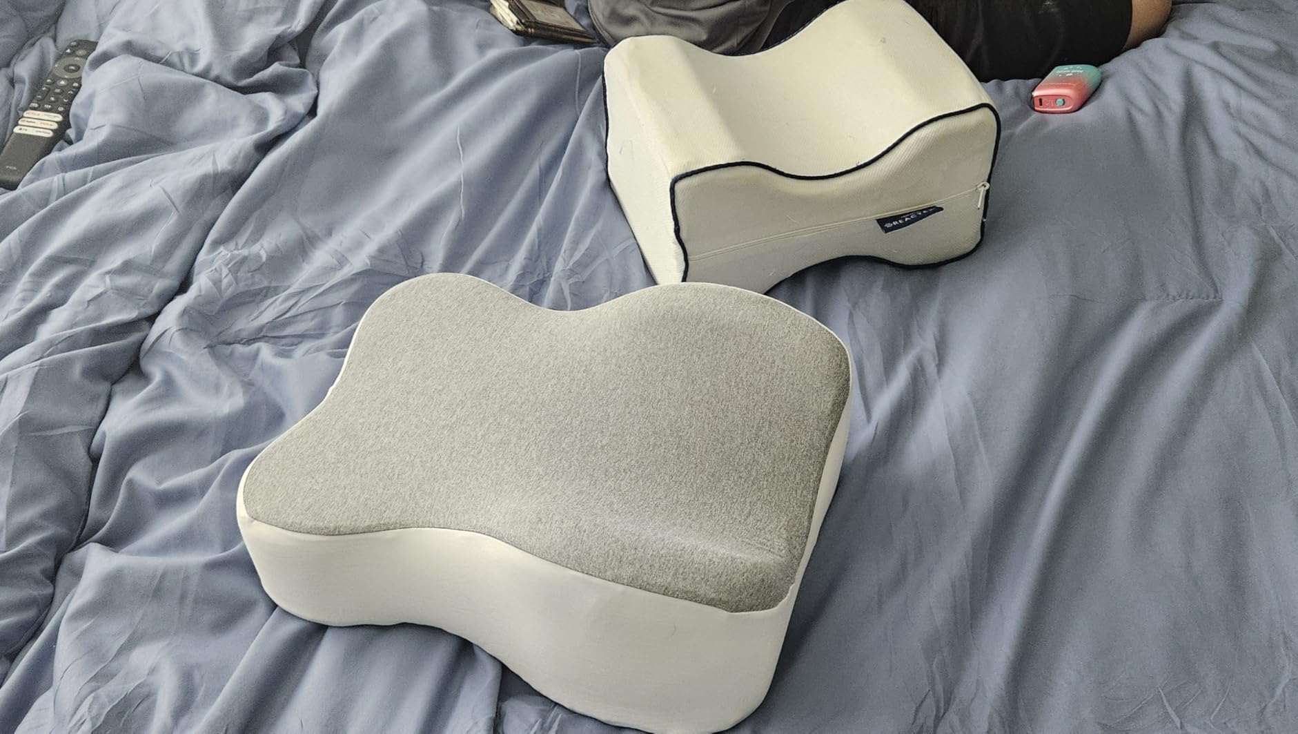 Long Knee Pillow for Side Sleepers Separates Full Thighs for Alignment - Memory Foam Leg Pillow for Knees, Hips, Back Pain Relief customer photo 2
