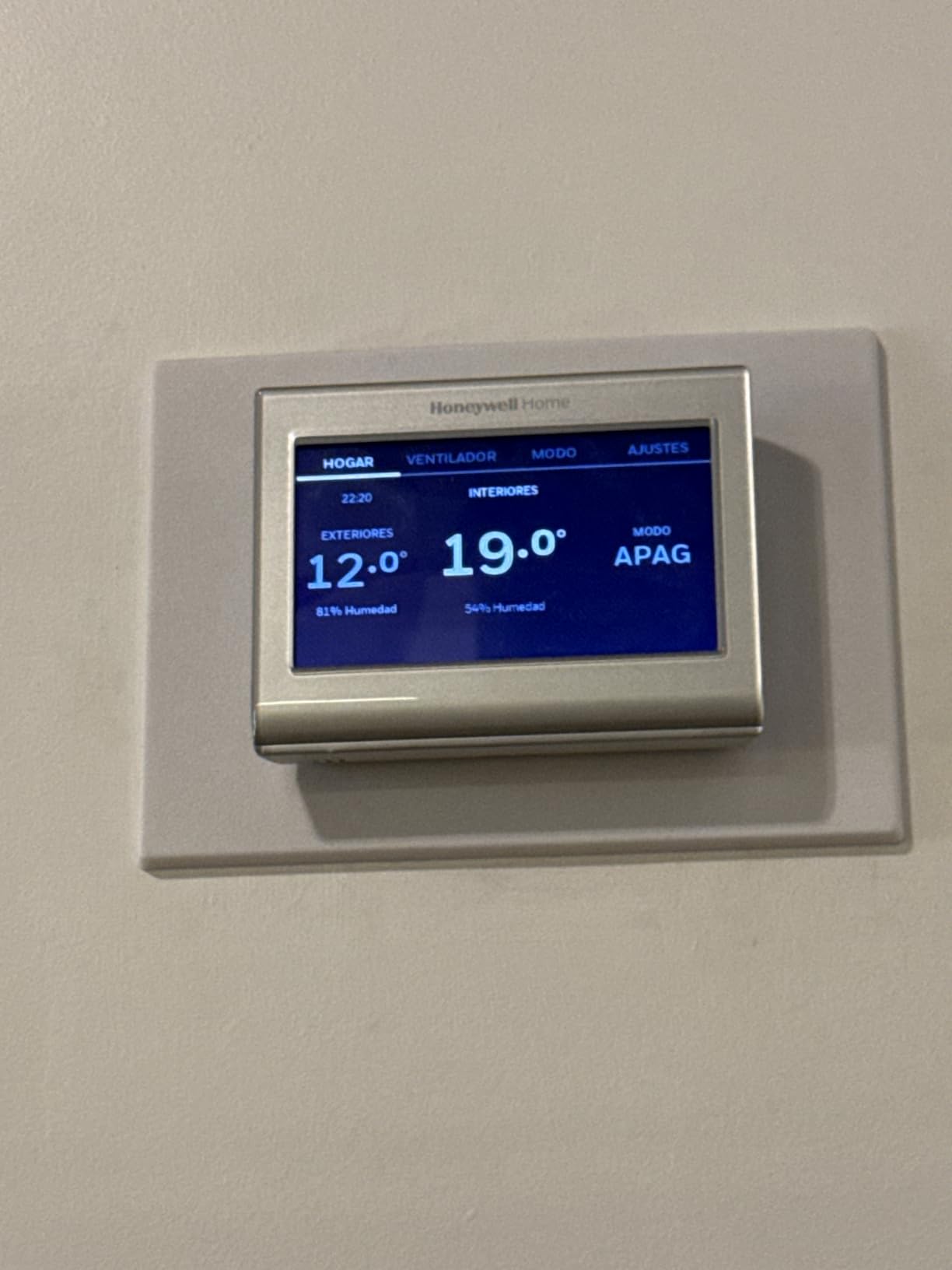 Honeywell Home RTH9600WF Smart Color Thermostat ENERGY STAR Wi-Fi Programmable Touchscreen Alexa Ready - C-Wire Required | RTH9600WF ENERGY STAR Wi-Fi Programmable Touchscreen Alexa Ready - C-Wire Required customer photo 2