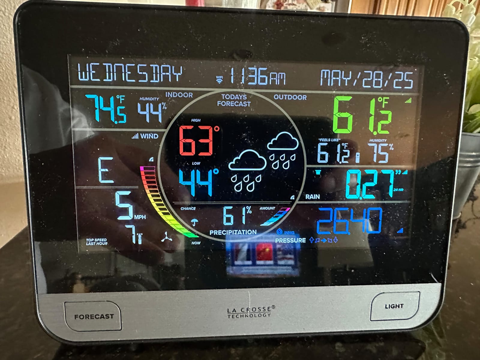 La Crosse Technology 328-69357-INT Wi-Fi Professional Weather Station customer photo 2